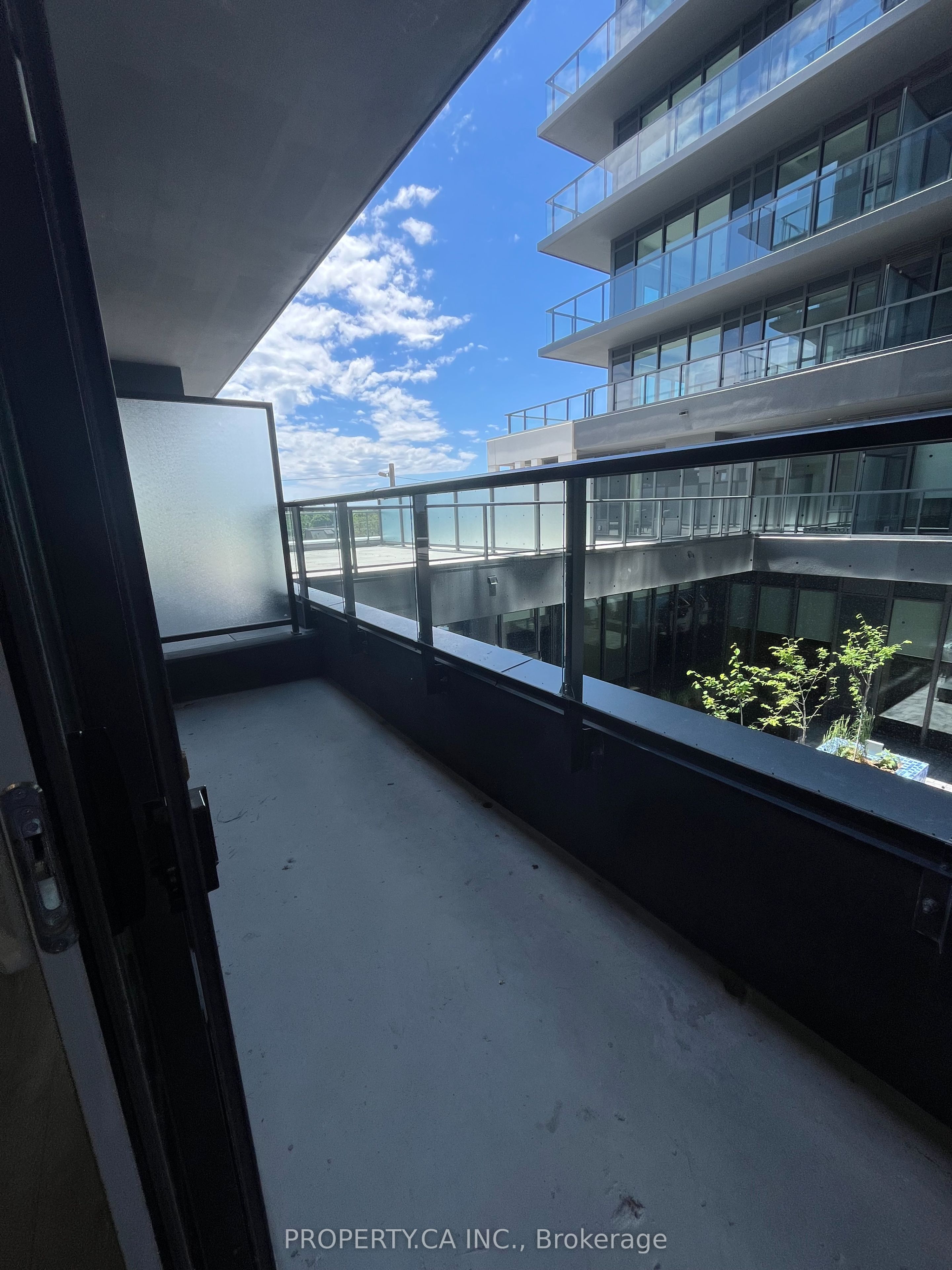 500 Dupont Street 320 Property Photo 12