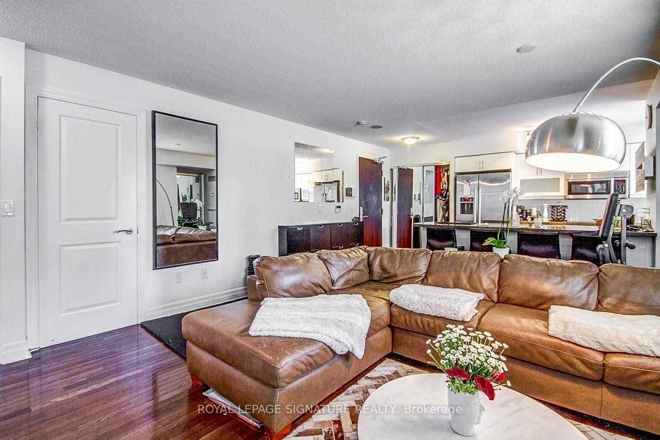 35 Balmuto Street 503 Property Photo 6