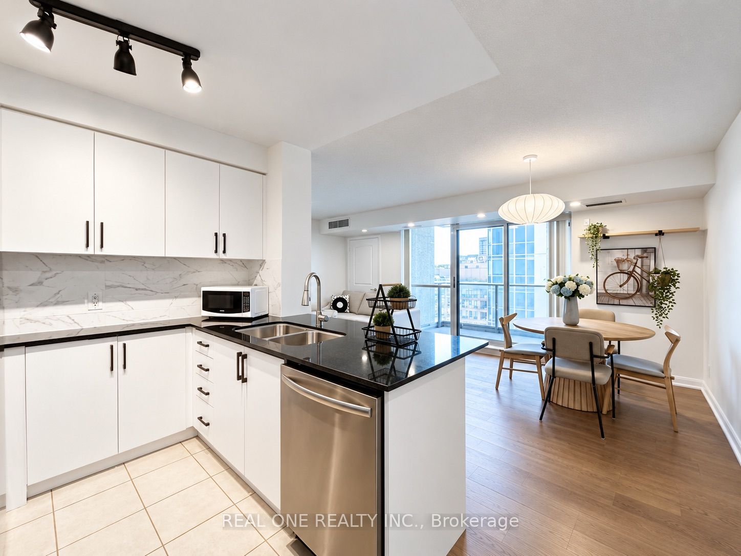5793 Yonge Street 1905 Property Photo 6