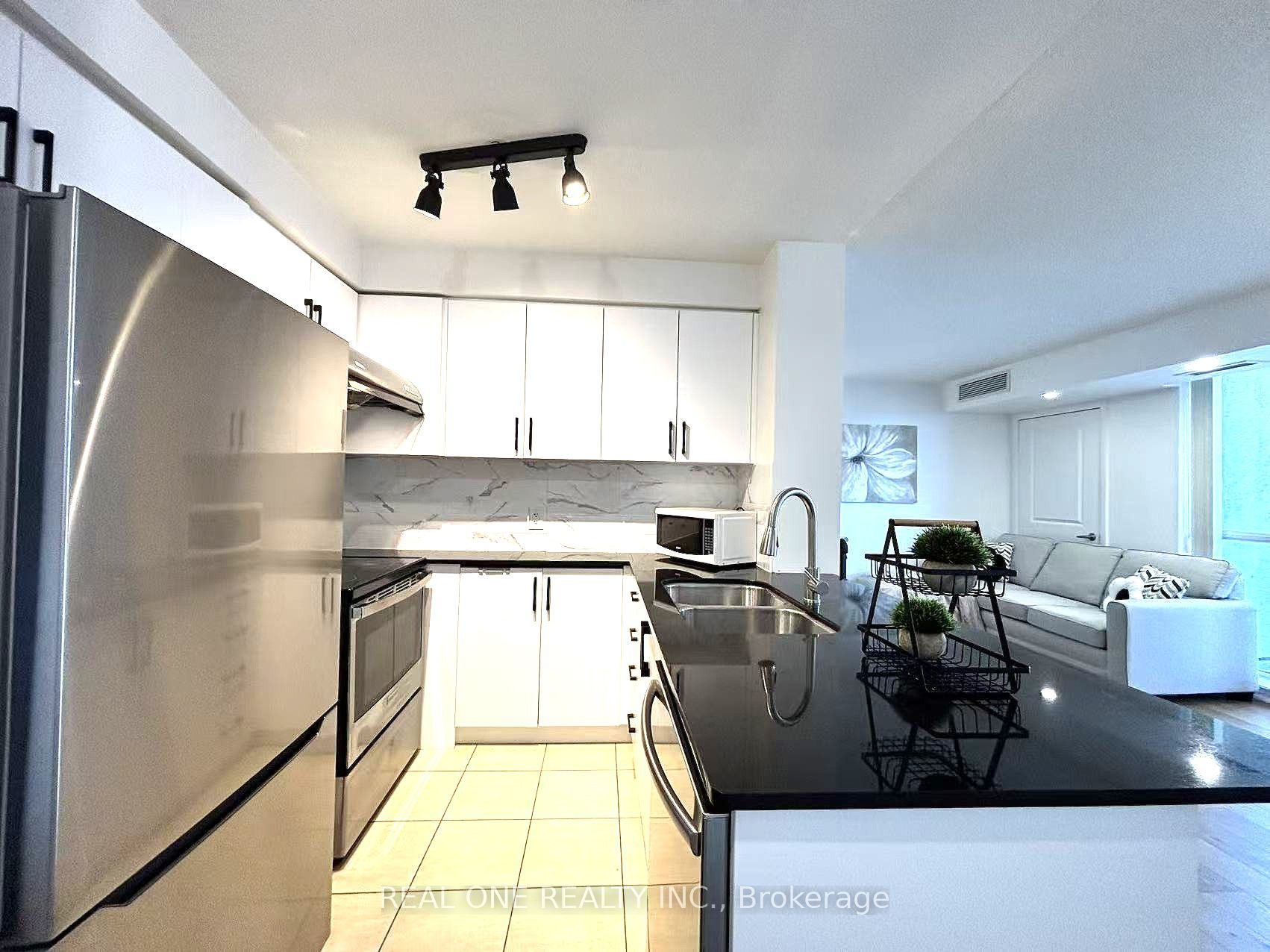 5793 Yonge Street 1905 Property Photo 7