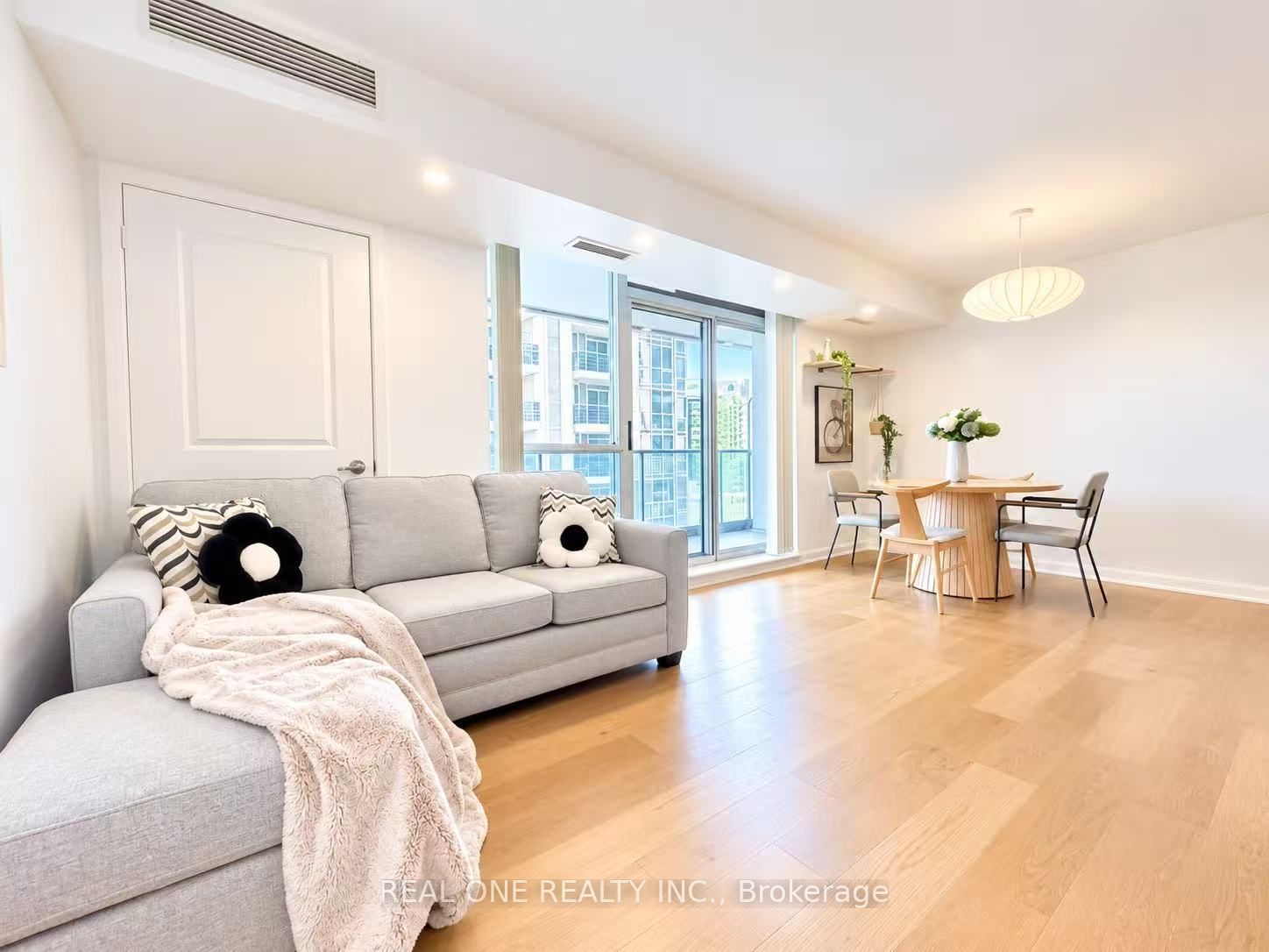 5793 Yonge Street 1905 Property Photo 11
