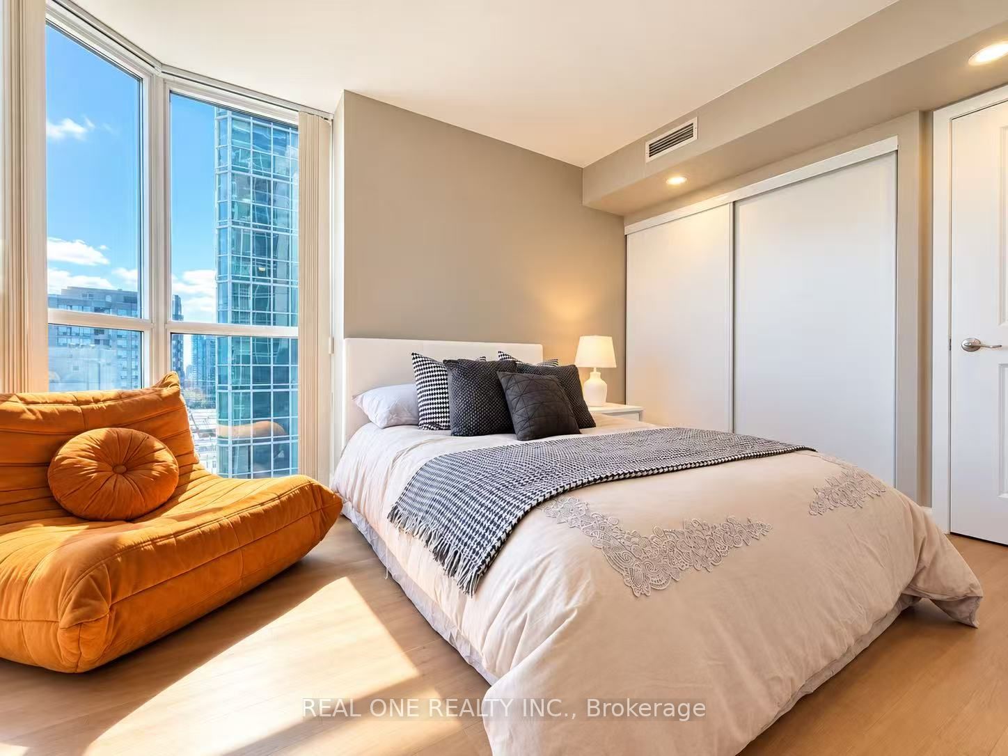 5793 Yonge Street 1905 Property Photo 14