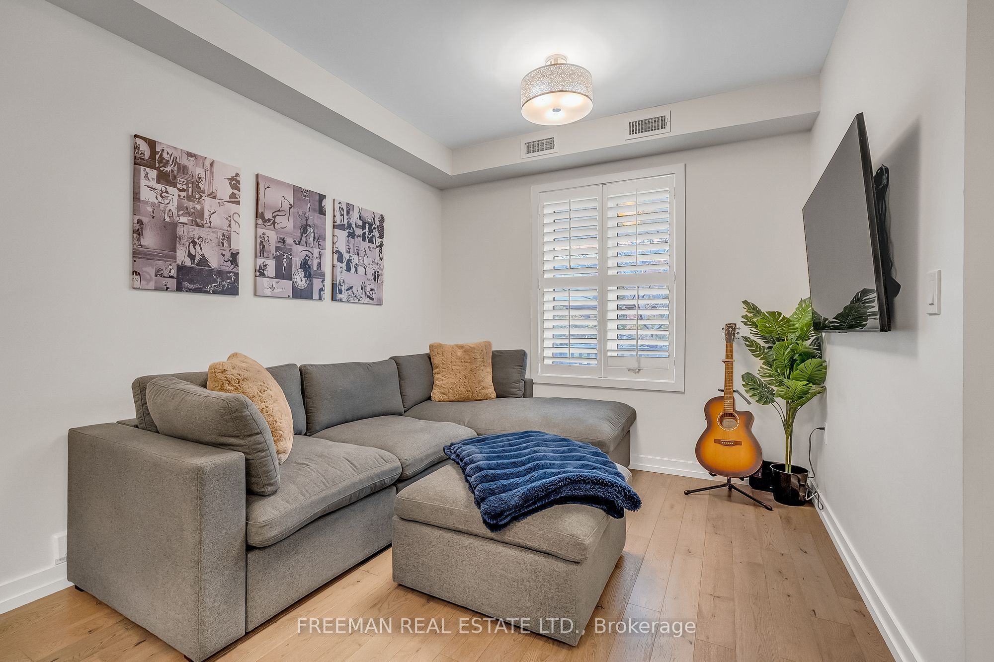 12 Arlington Avenue Main Property Photo 4