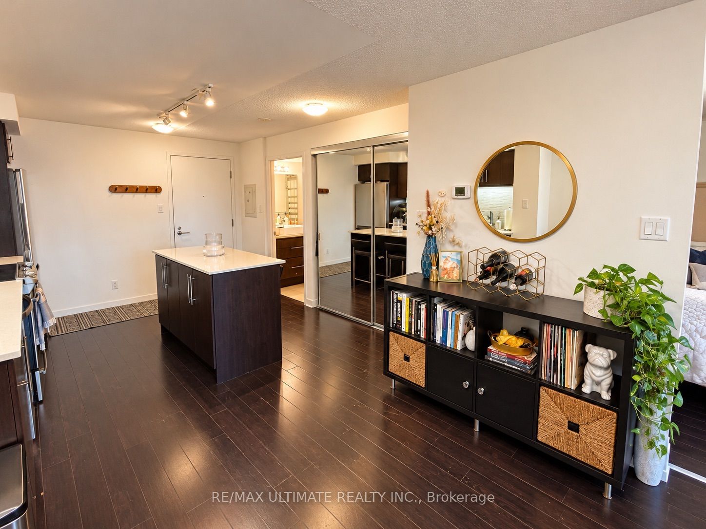 1169 Queen Street W N325 Property Photo 8