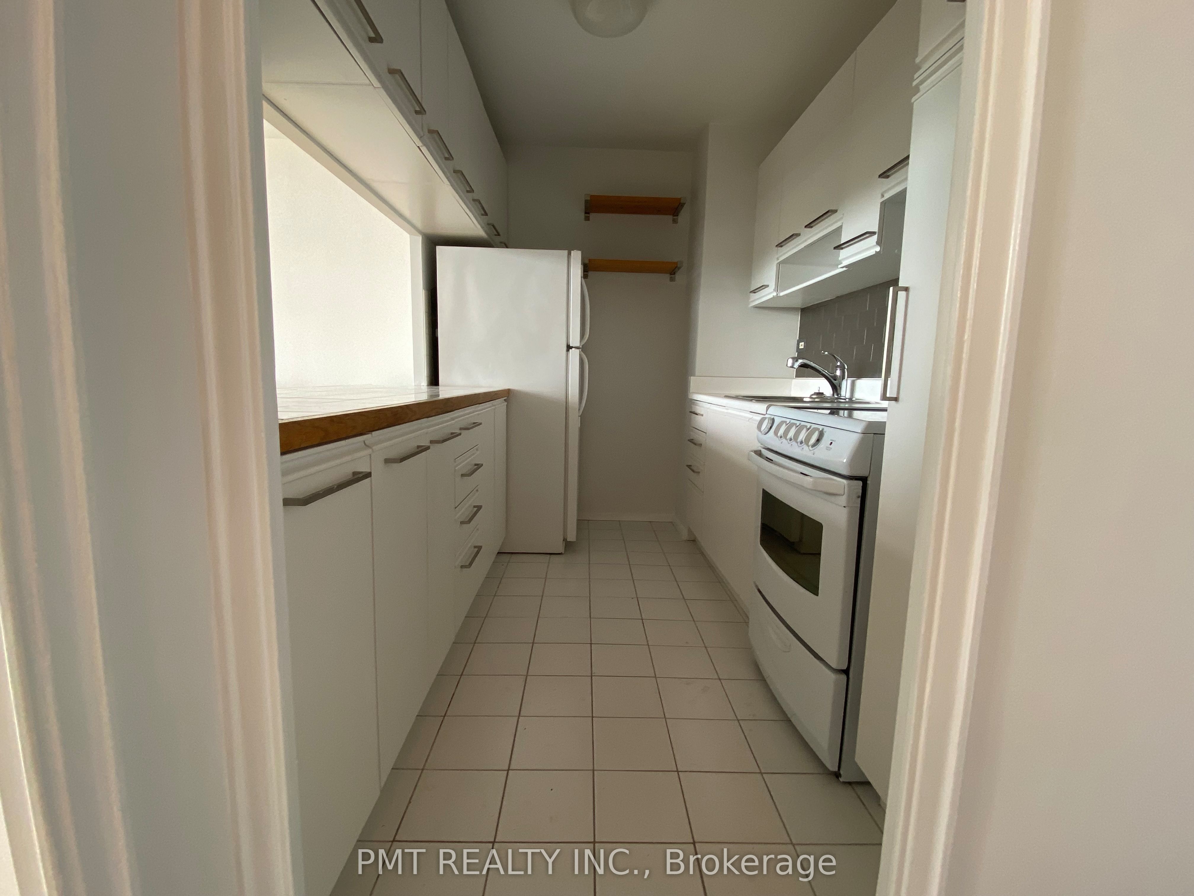 580 Christie Street 606 Property Photo 3