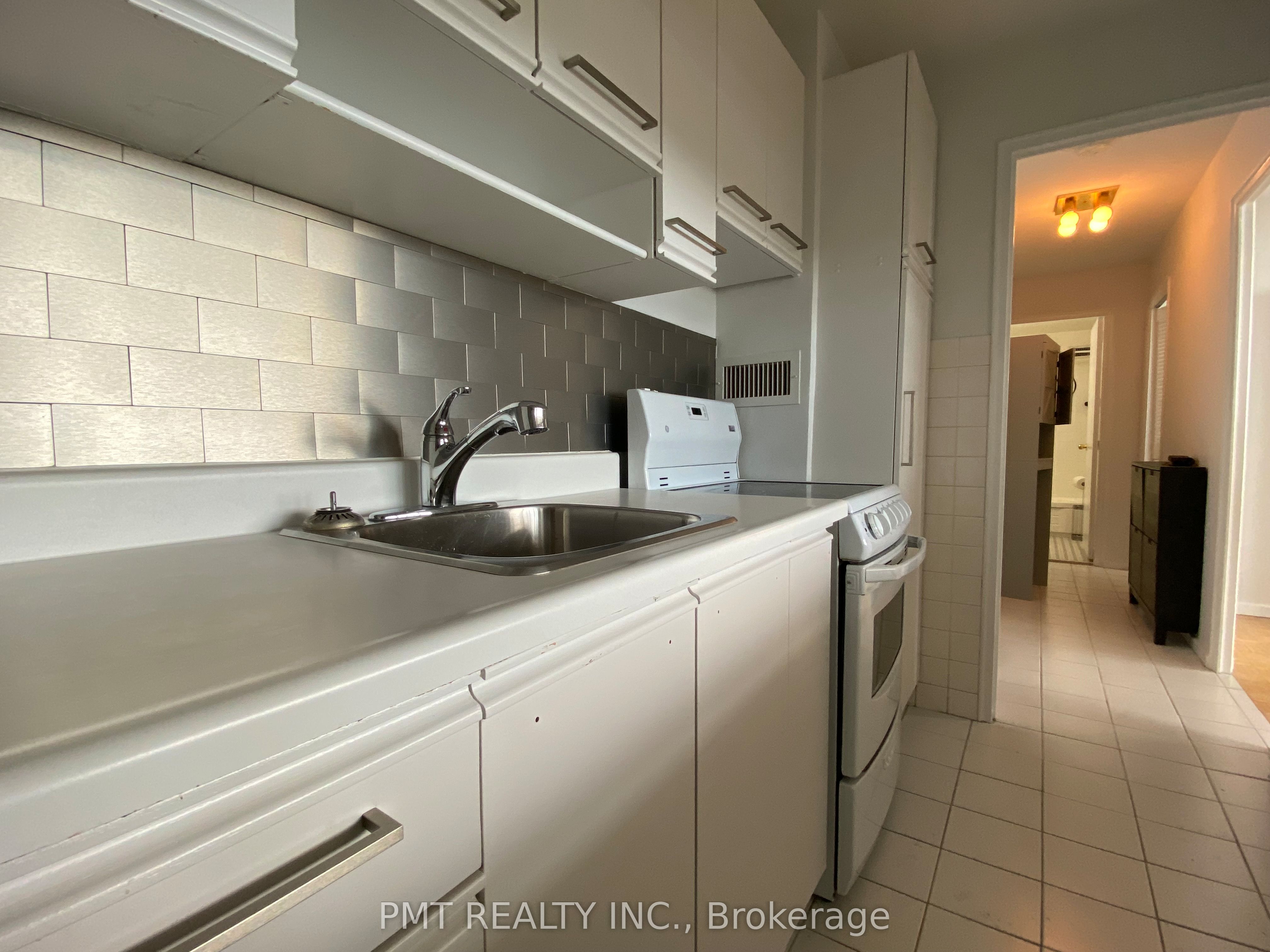 580 Christie Street 606 Property Photo 4