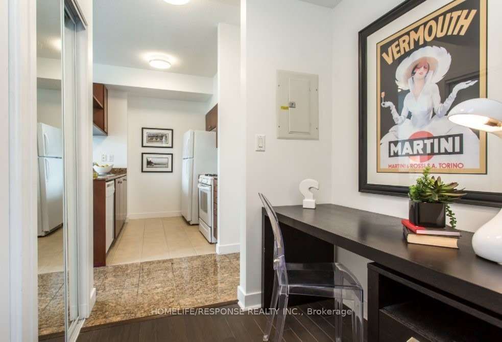 9 Spadina Avenue 706 Property Photo 2