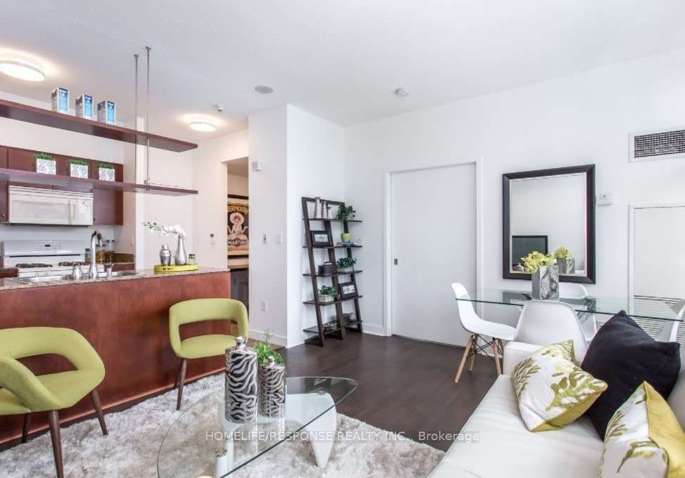 9 Spadina Avenue 706 Property Photo 3