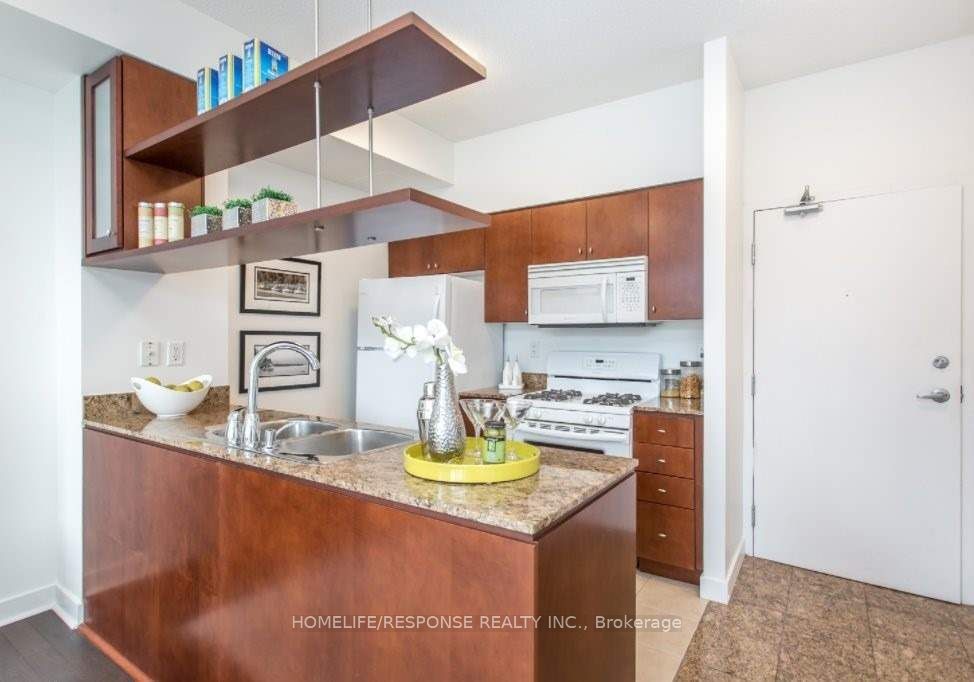 9 Spadina Avenue 706 Property Photo 5