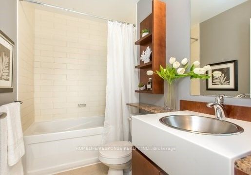 9 Spadina Avenue 706 Property Photo 6
