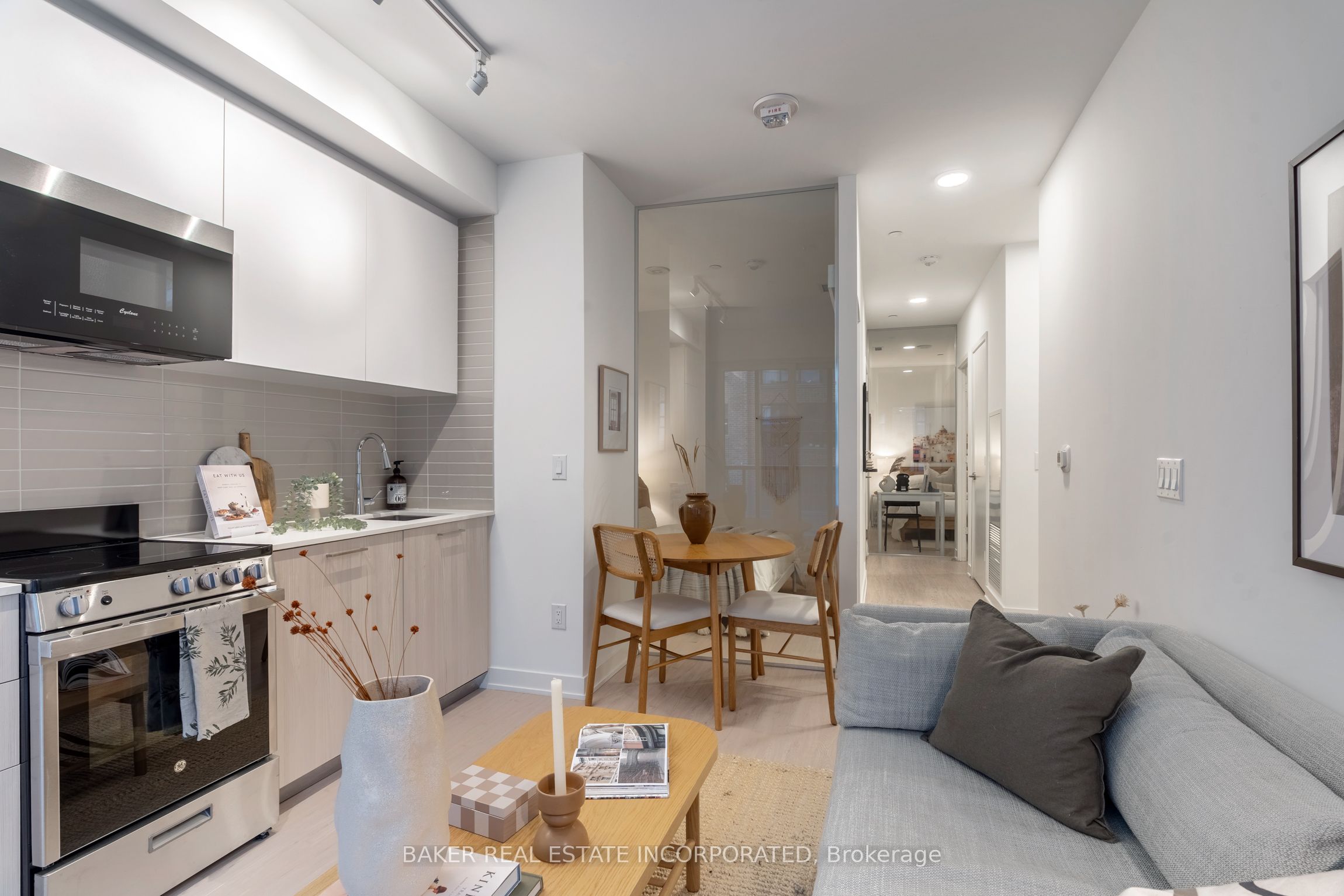 65 Mutual Street 401 Property Photo 2
