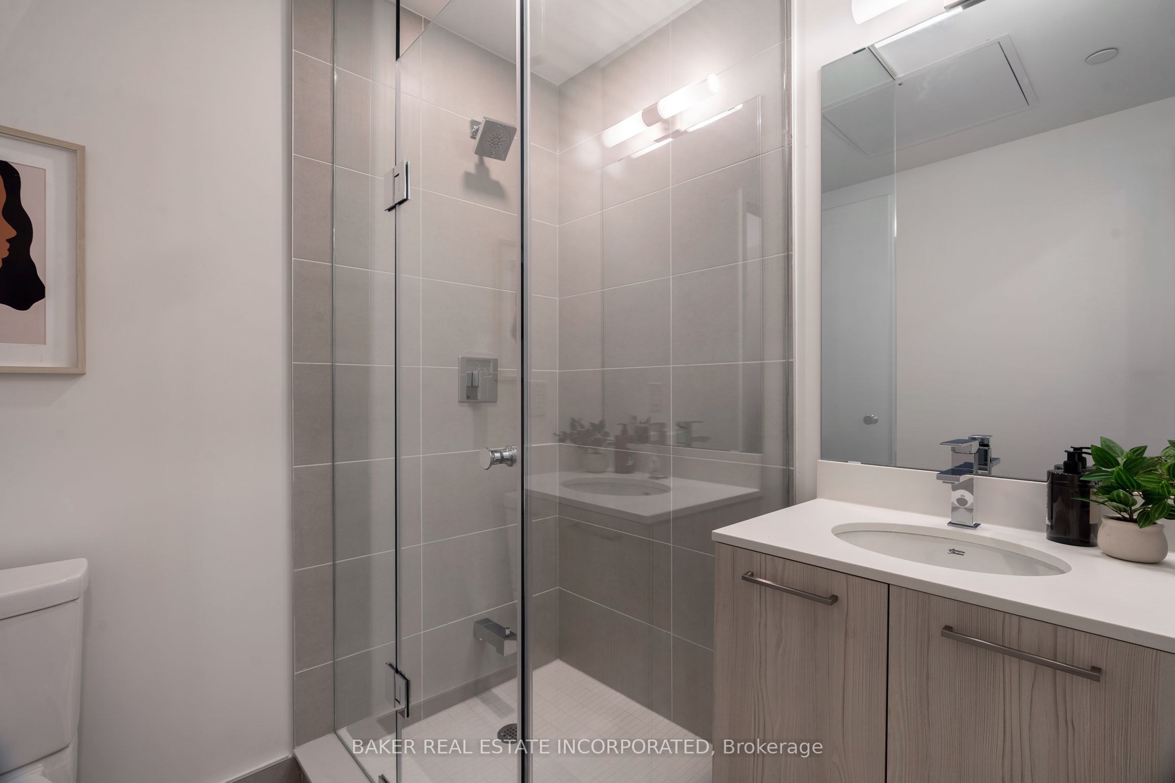 65 Mutual Street 401 Property Photo 8