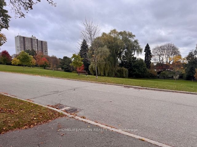 103 Laurentide Drive Property Photo 31