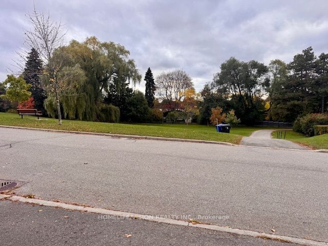 103 Laurentide Drive Property Photo 32