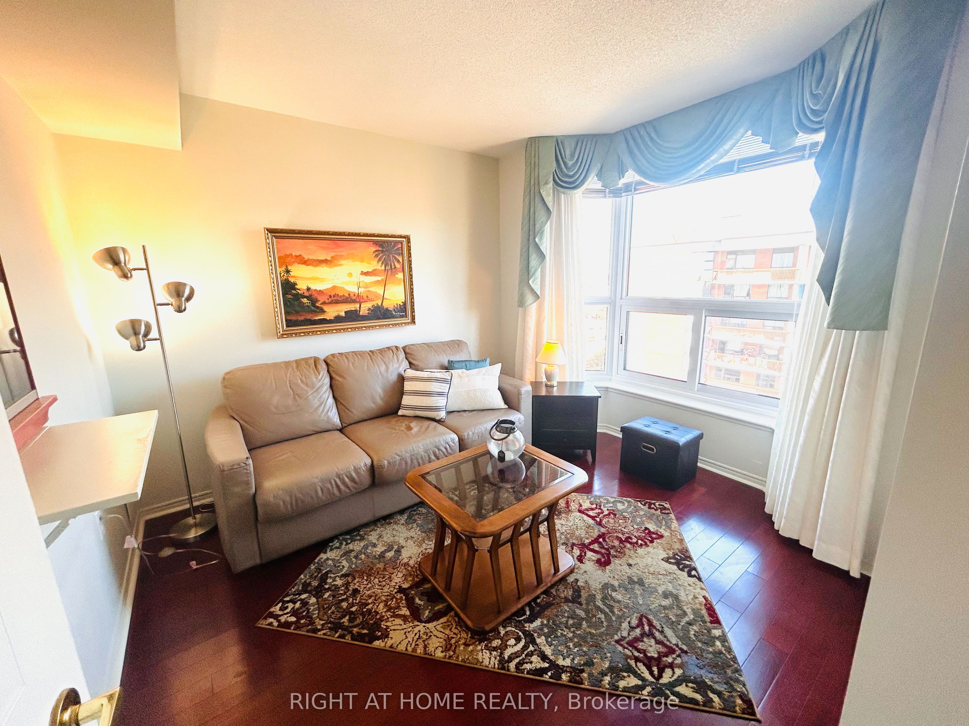 11 Thorncliffe Pk Drive 1009 Property Photo 6