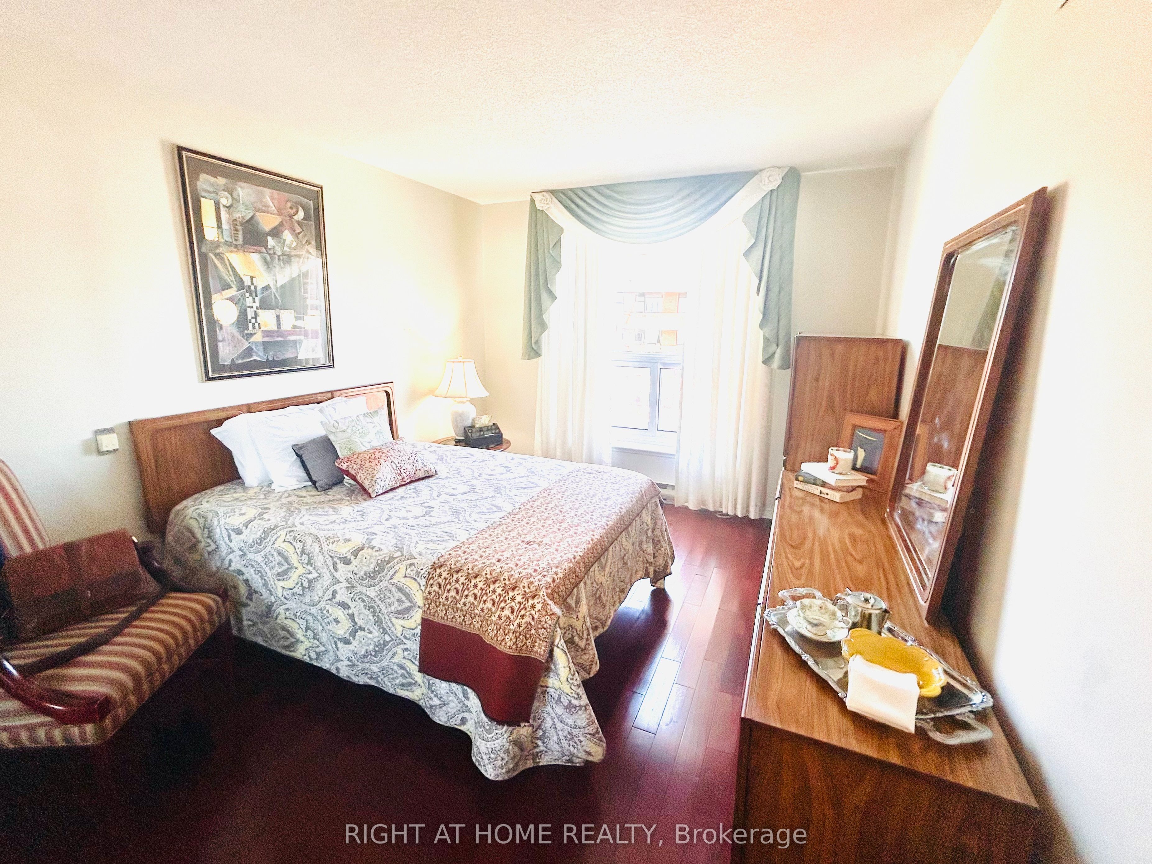 11 Thorncliffe Pk Drive 1009 Property Photo 11