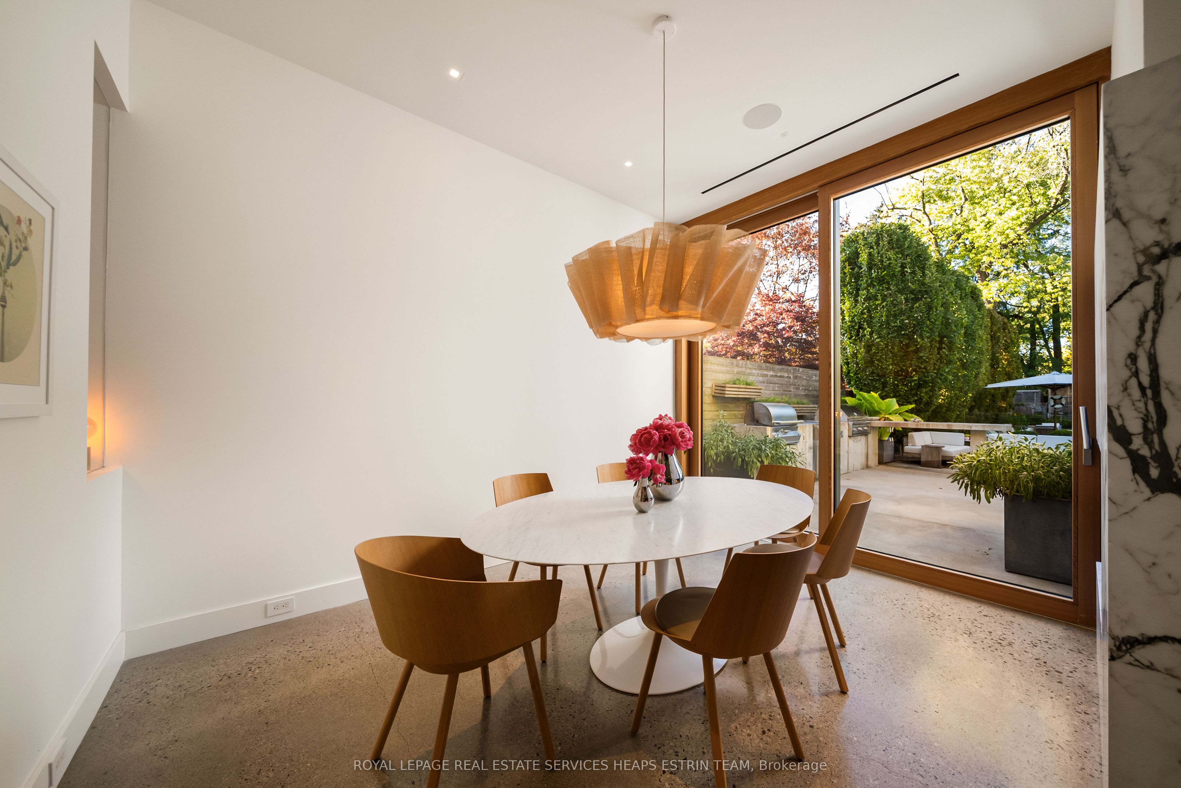 442 Heath Street E Property Photo 18