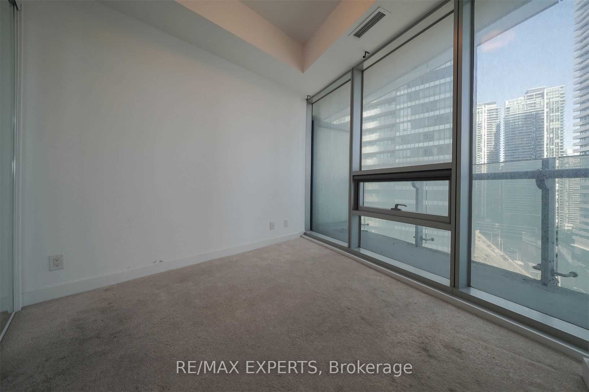 14 York Street 1602 Property Photo 5