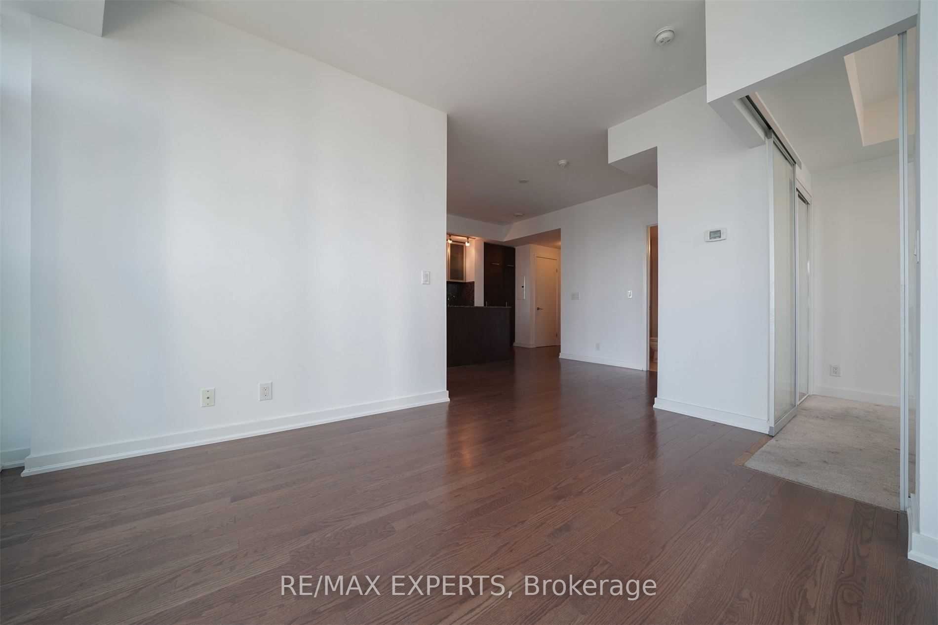 14 York Street 1602 Property Photo 11