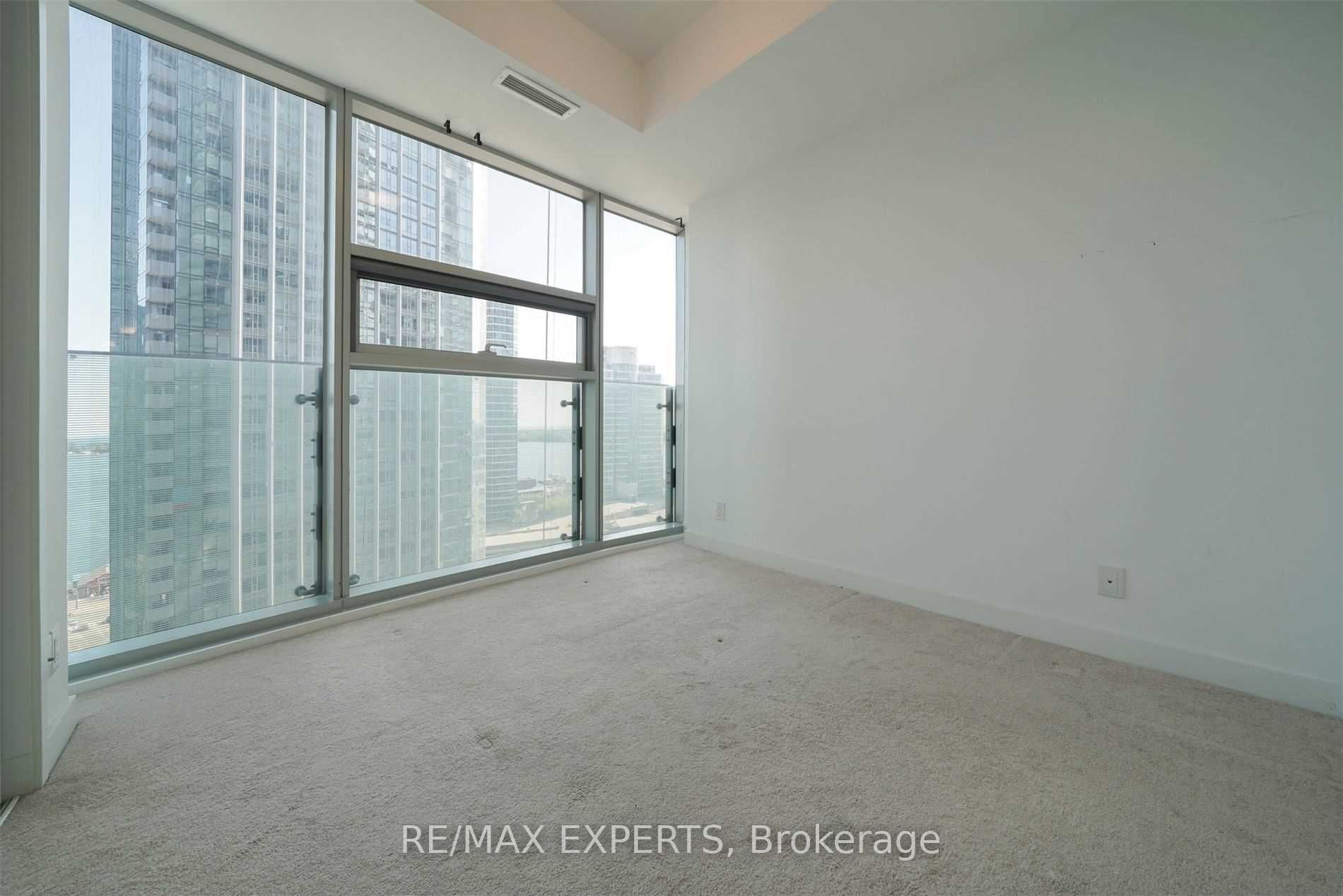 14 York Street 1602 Property Photo 12