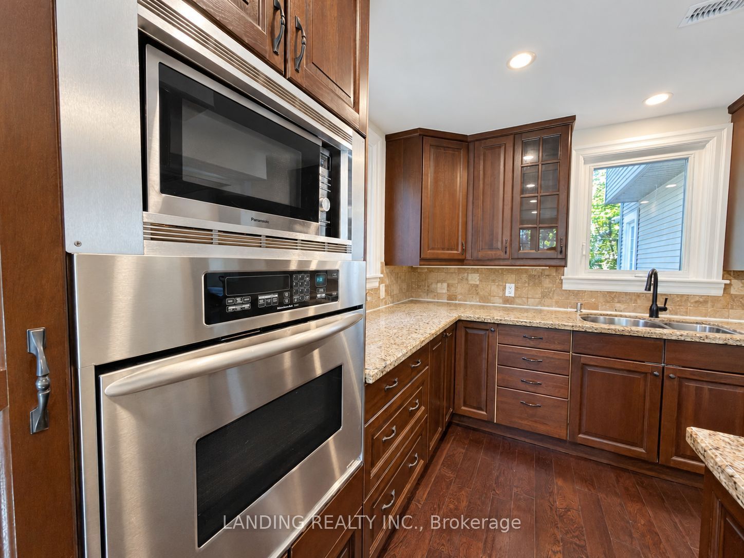 78 Glendora Avenue Property Photo 7