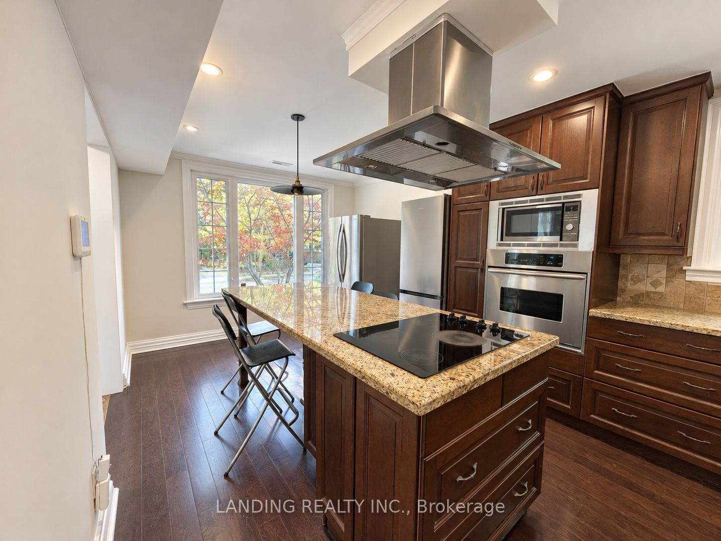 78 Glendora Avenue Property Photo 8