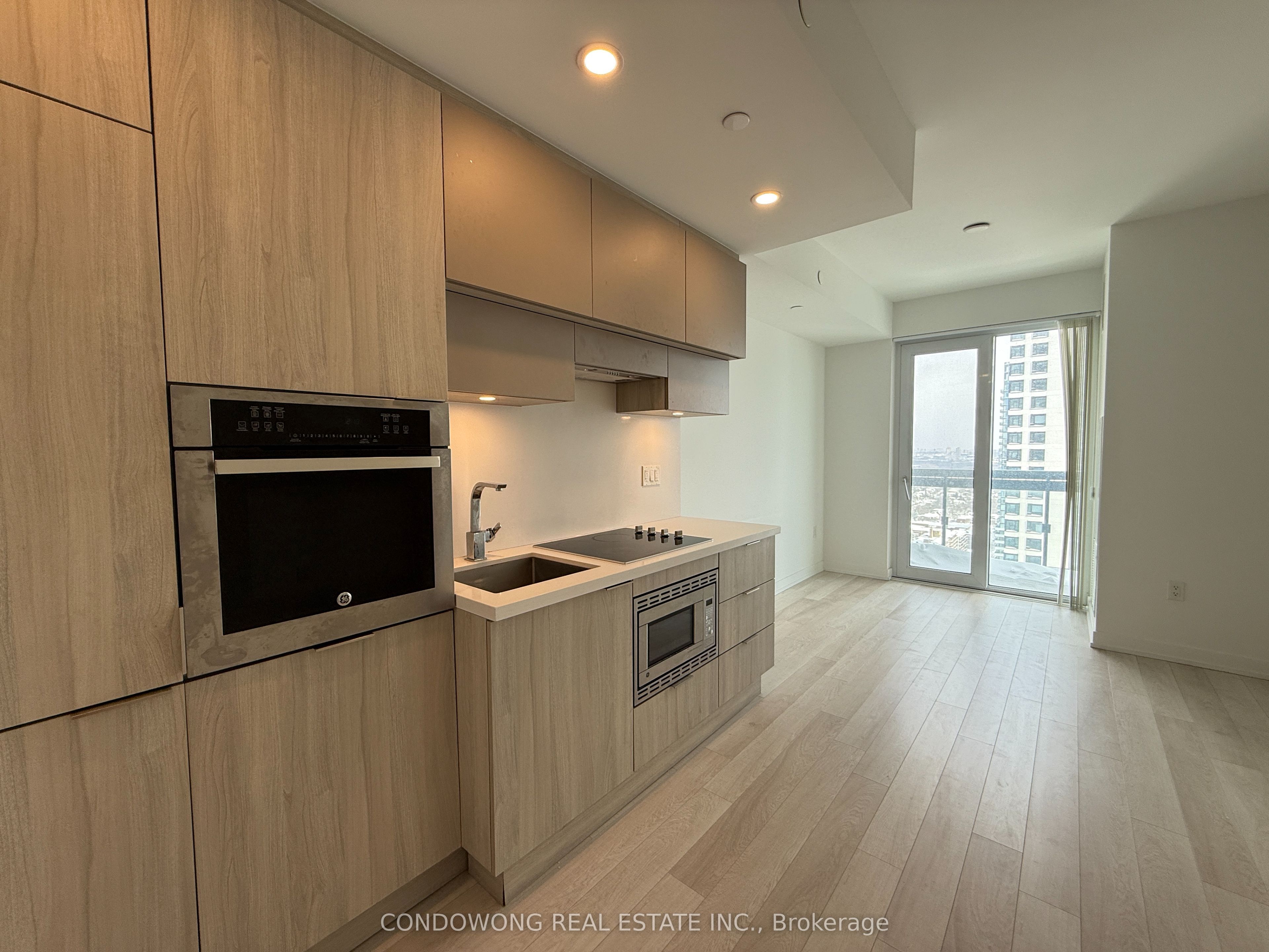 39 Roehampton Avenue 2901 Property Photo 1