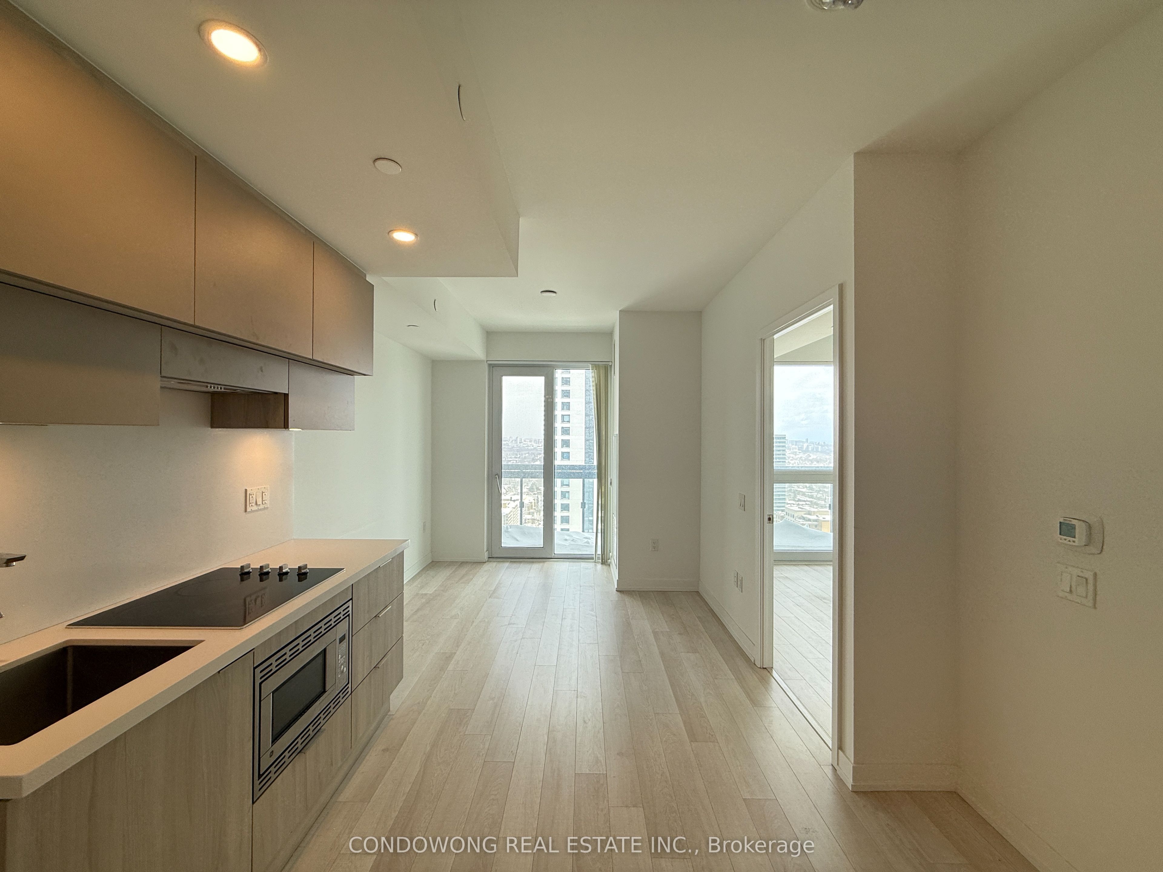 39 Roehampton Avenue 2901 Property Photo 2
