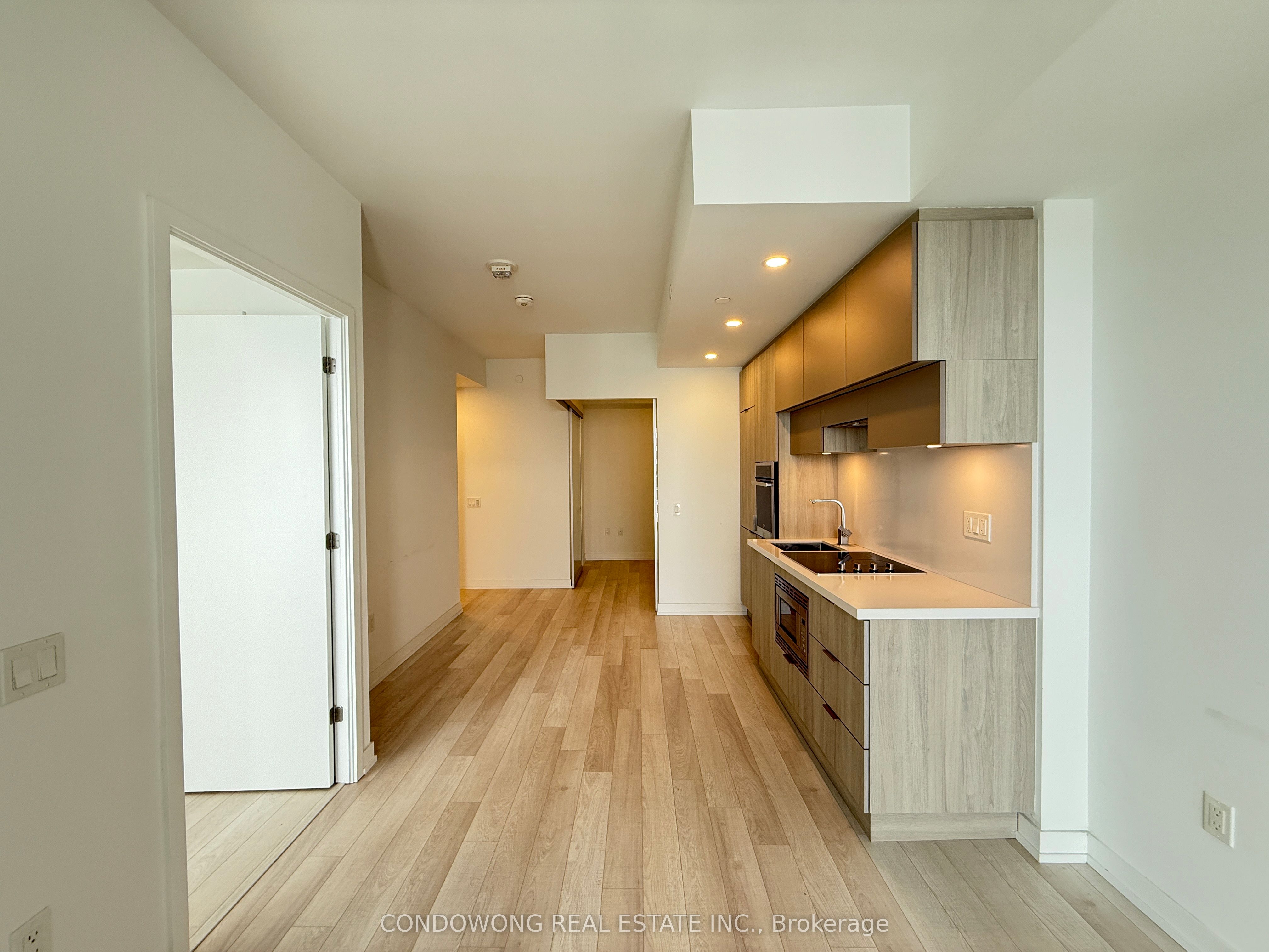 39 Roehampton Avenue 2901 Property Photo 4