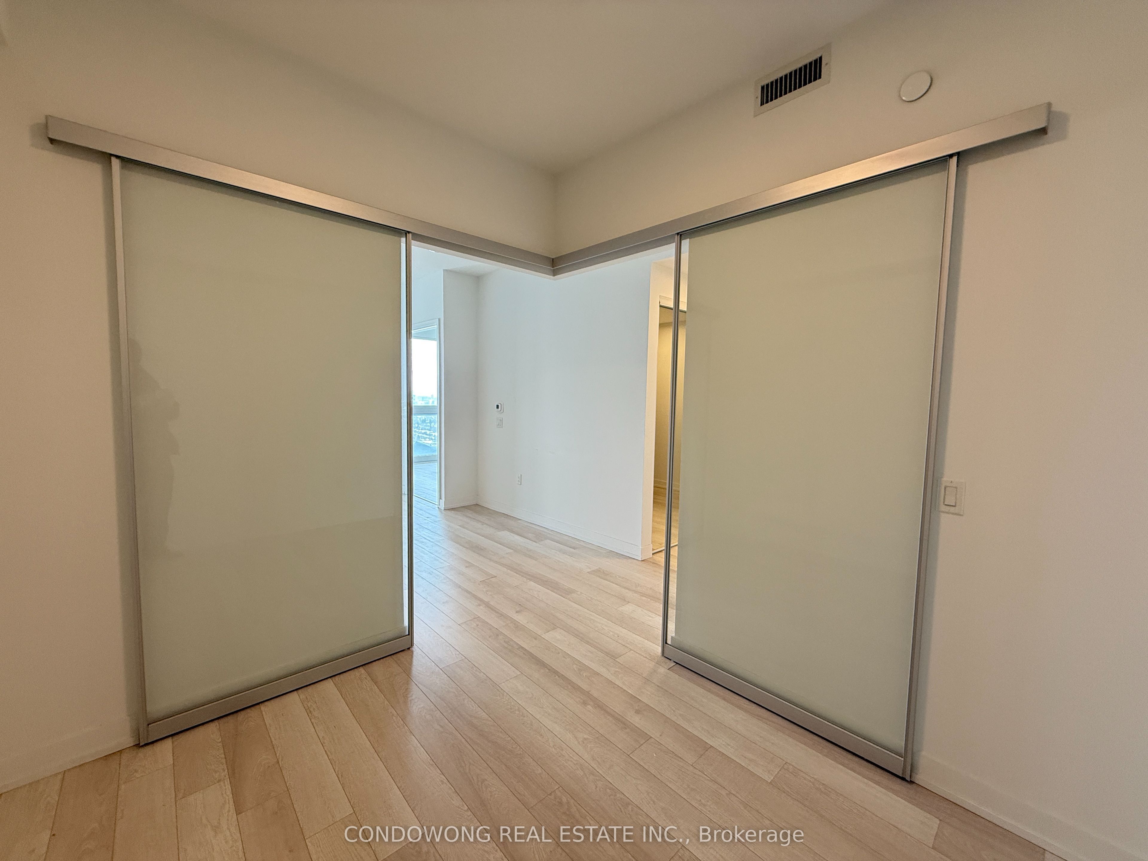 39 Roehampton Avenue 2901 Property Photo 7