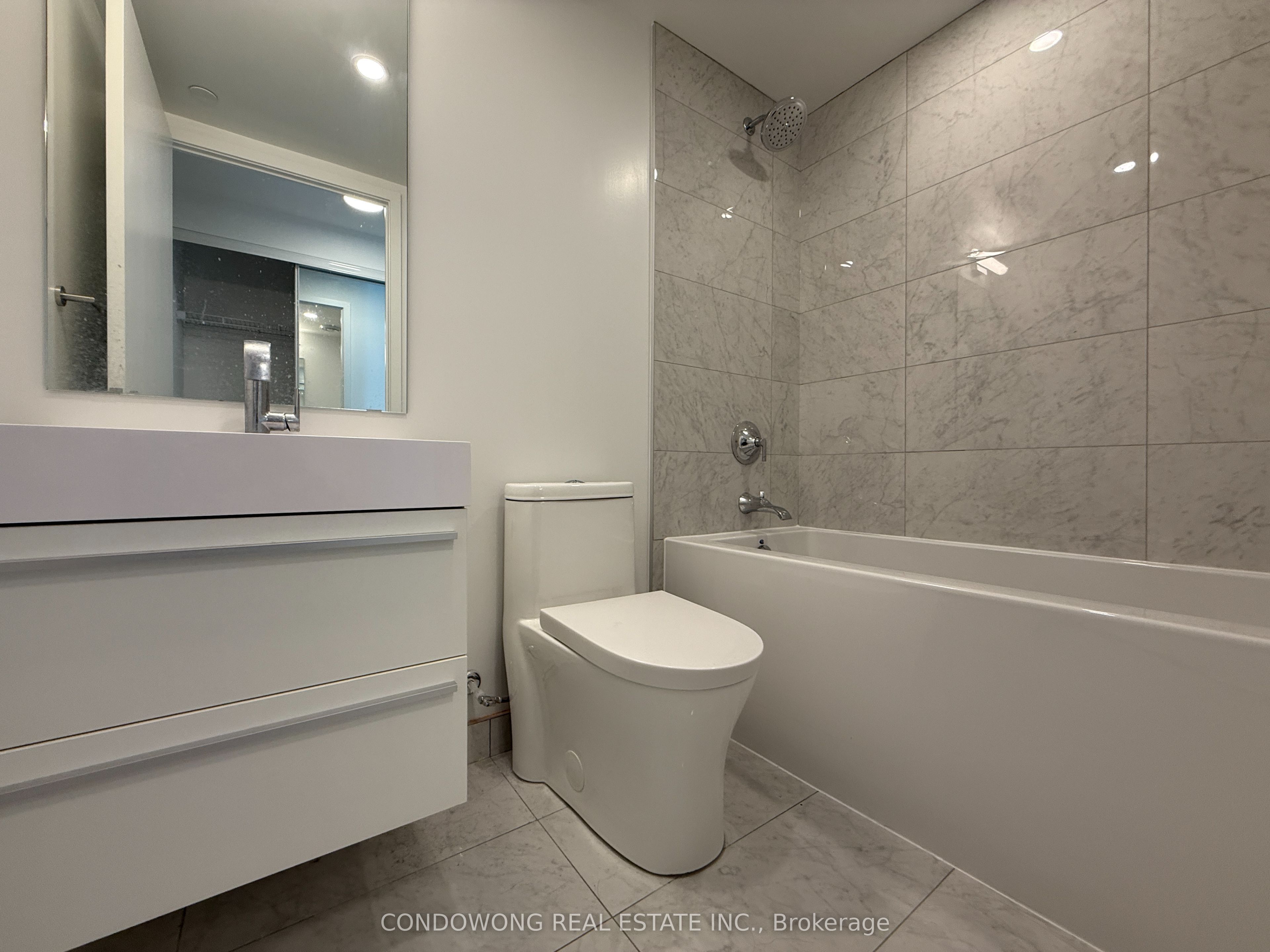 39 Roehampton Avenue 2901 Property Photo 9