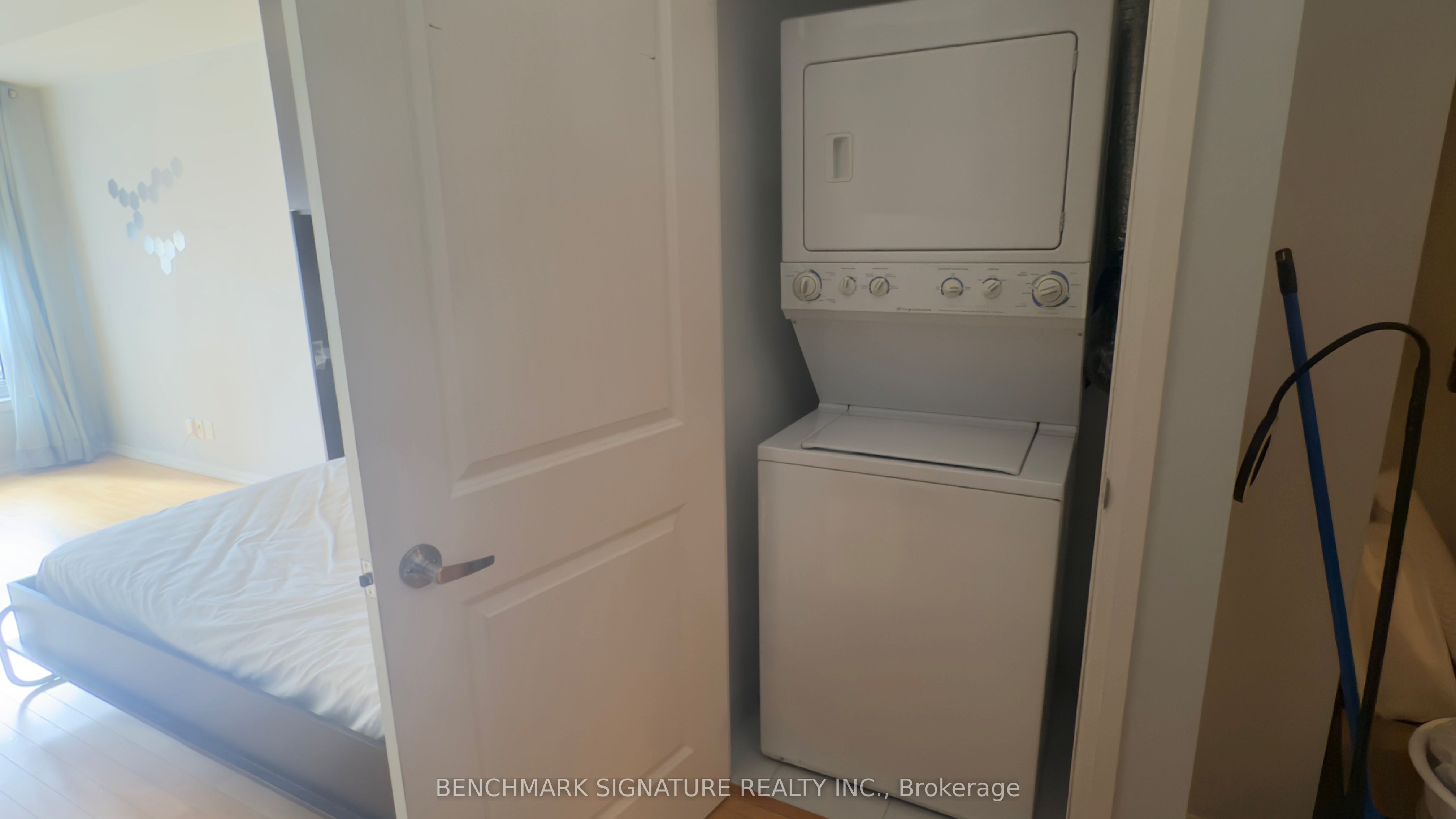 35 Hayden Street 503 Property Photo 9