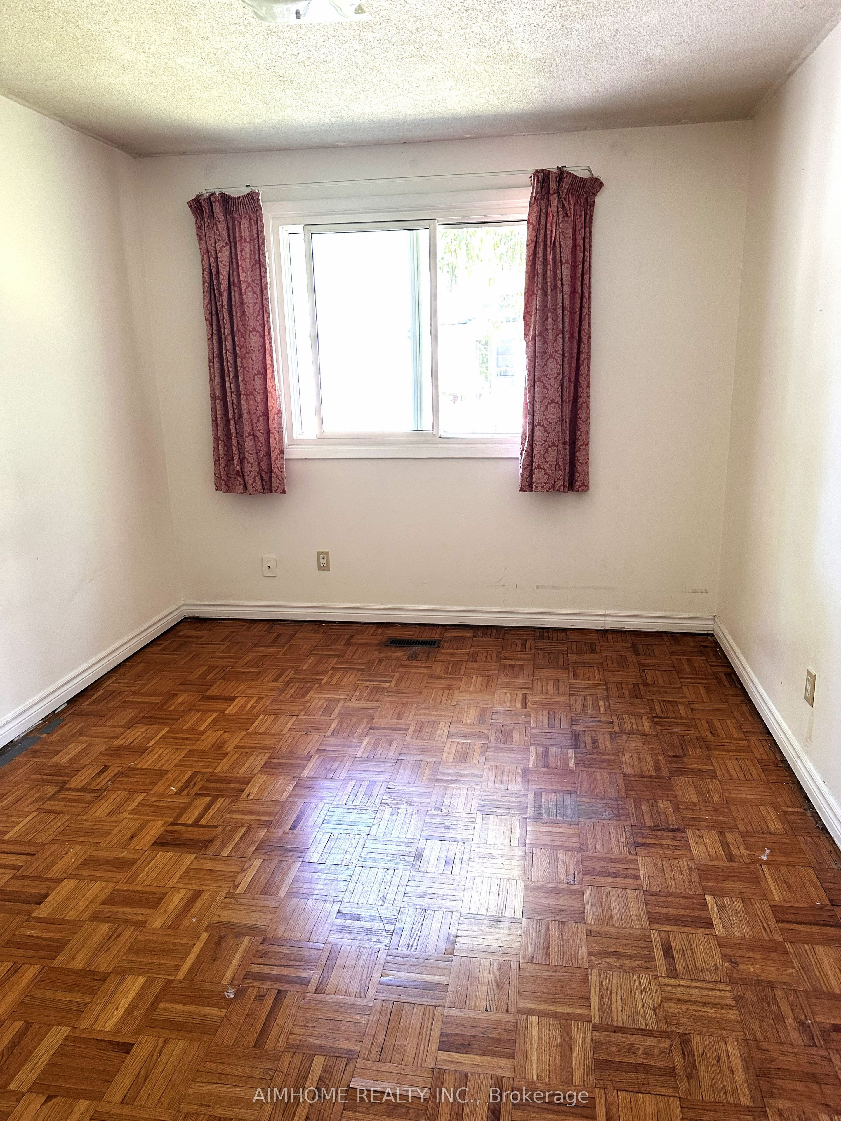 302 Cliffwood Road Property Photo 3