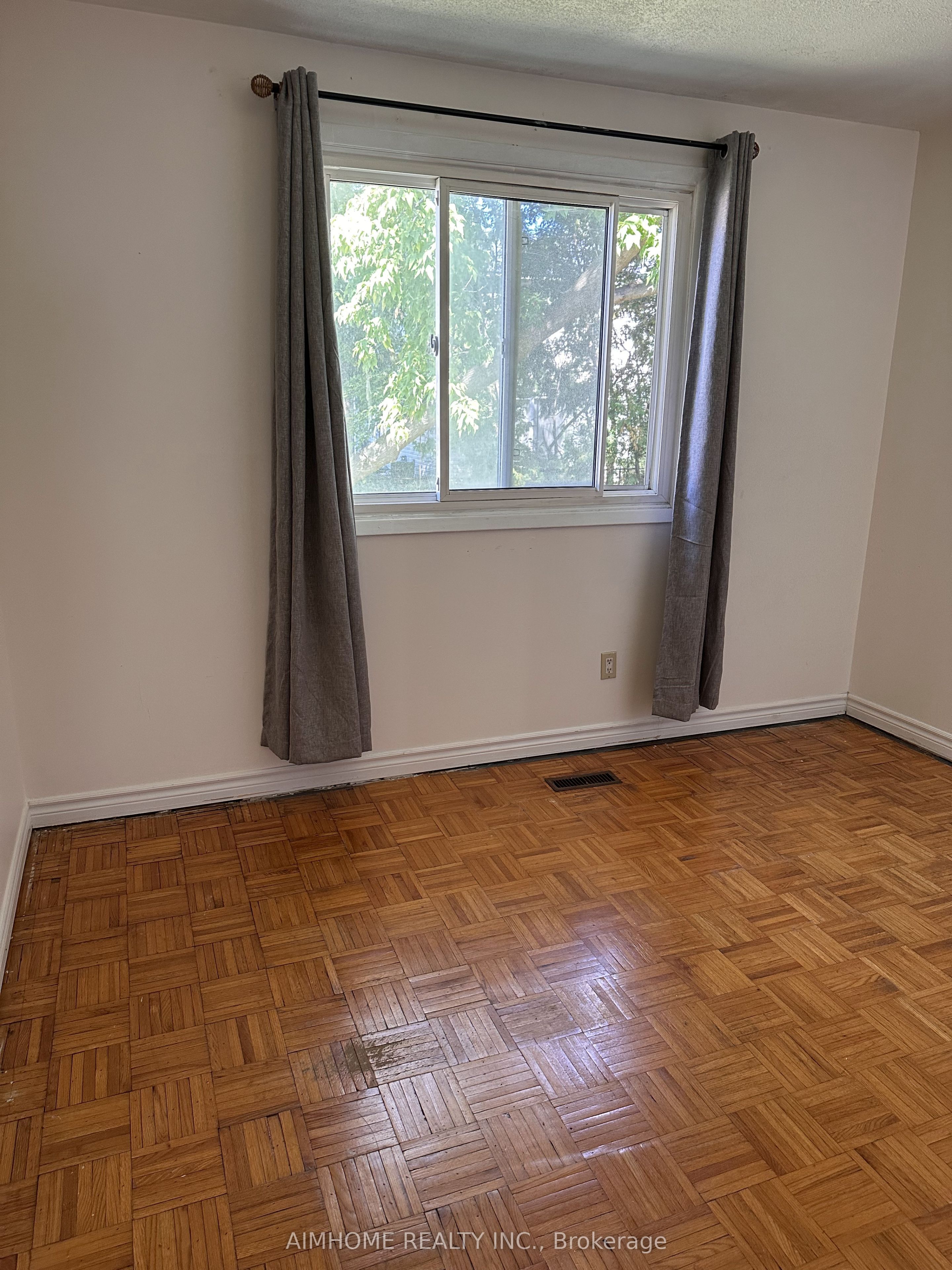 302 Cliffwood Road Property Photo 4