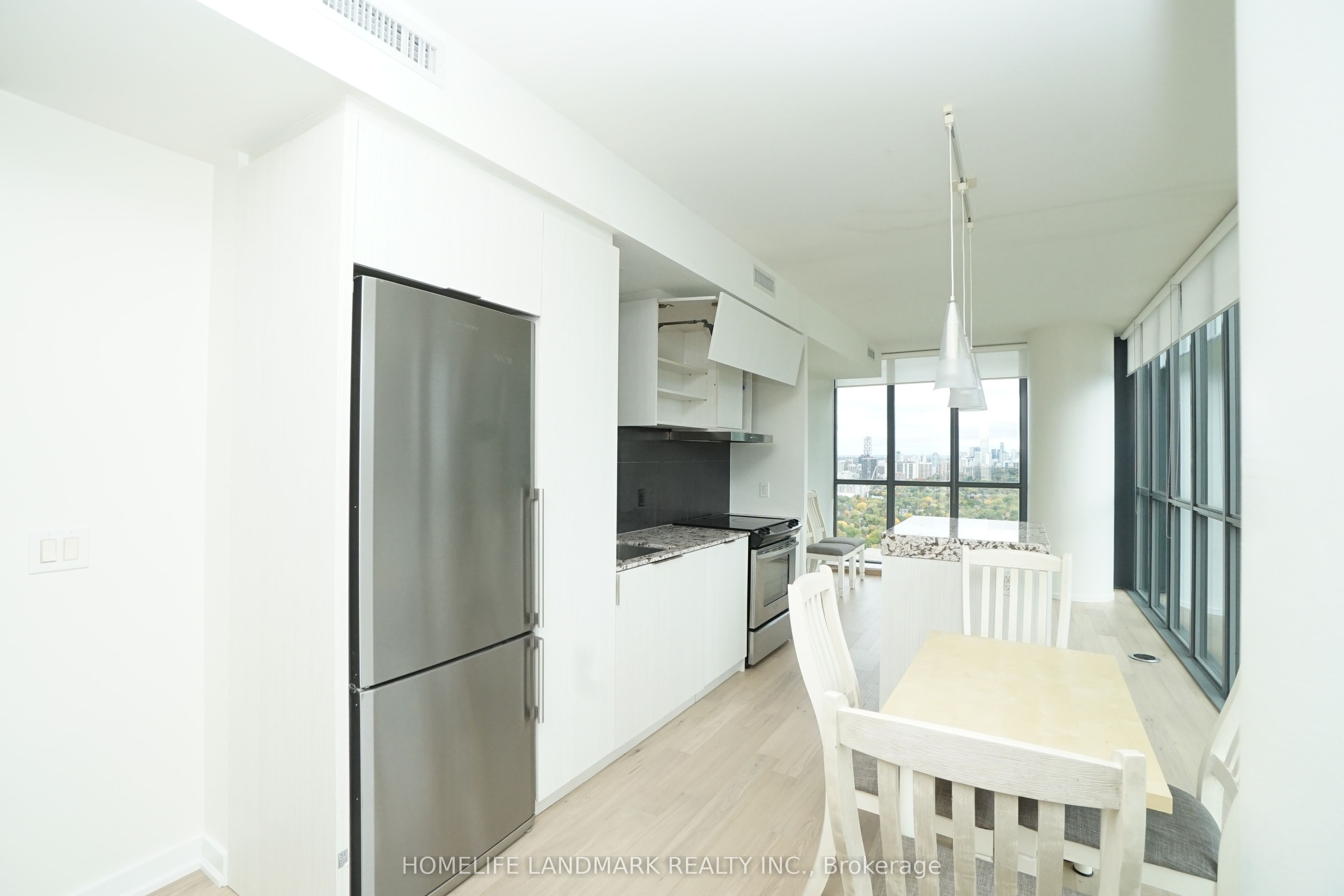101 Charles Street E 3510 Property Photo 8