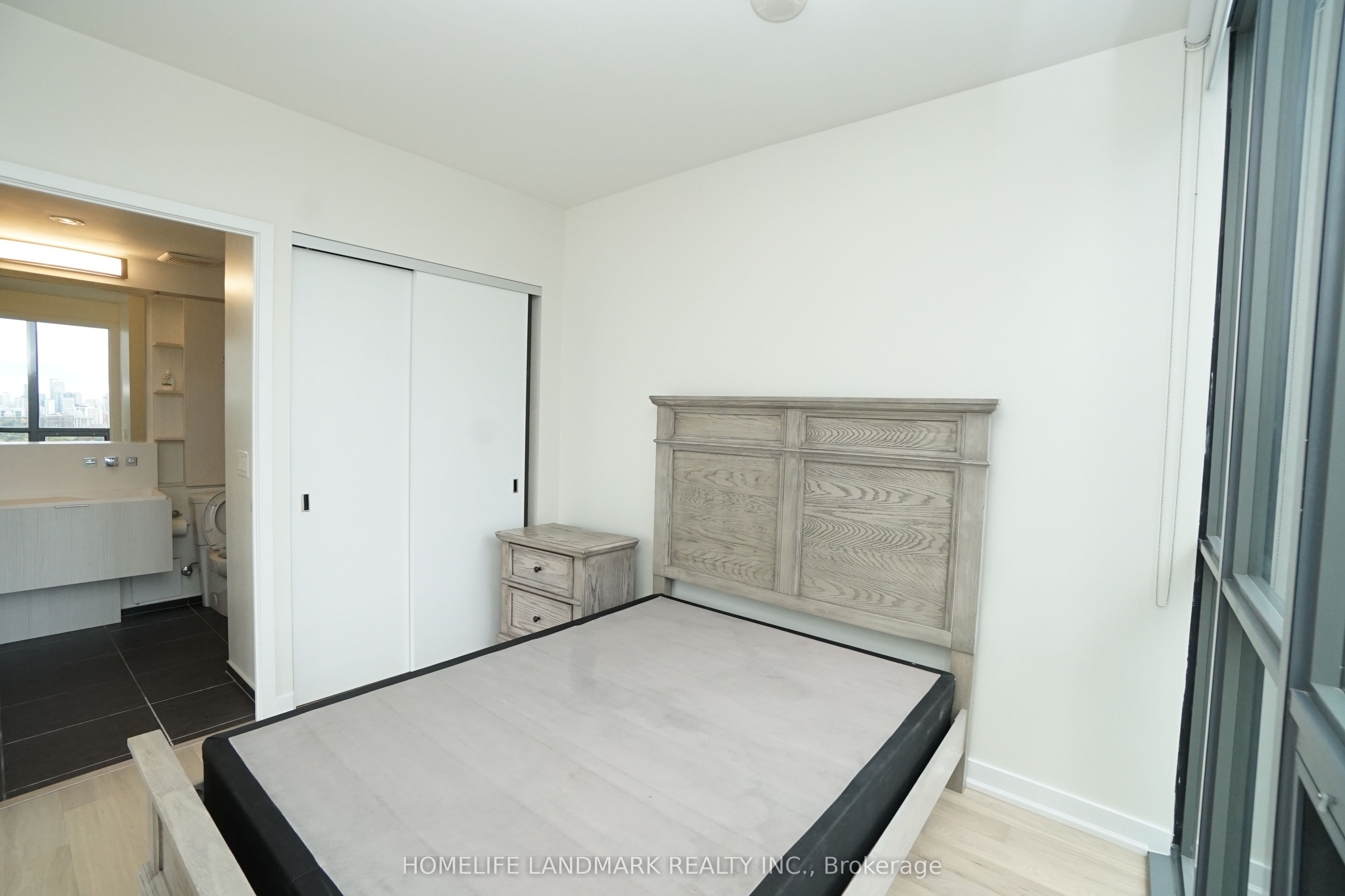 101 Charles Street E 3510 Property Photo 13