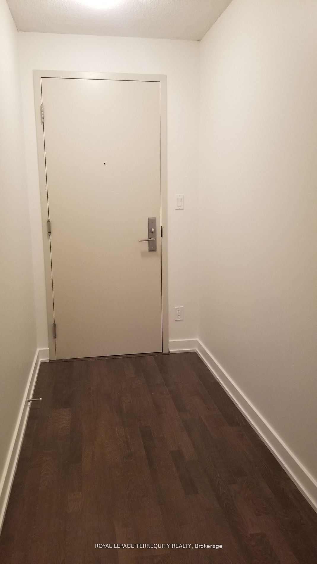 126 Simcoe Street 505 Property Photo 6