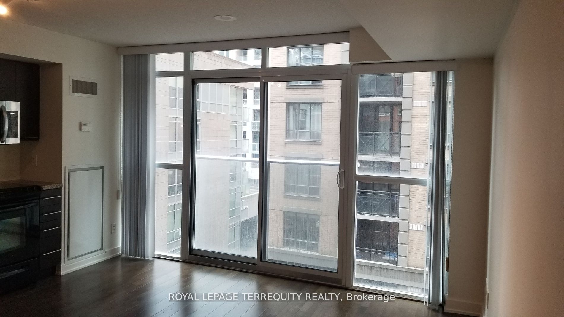 126 Simcoe Street 505 Property Photo 14