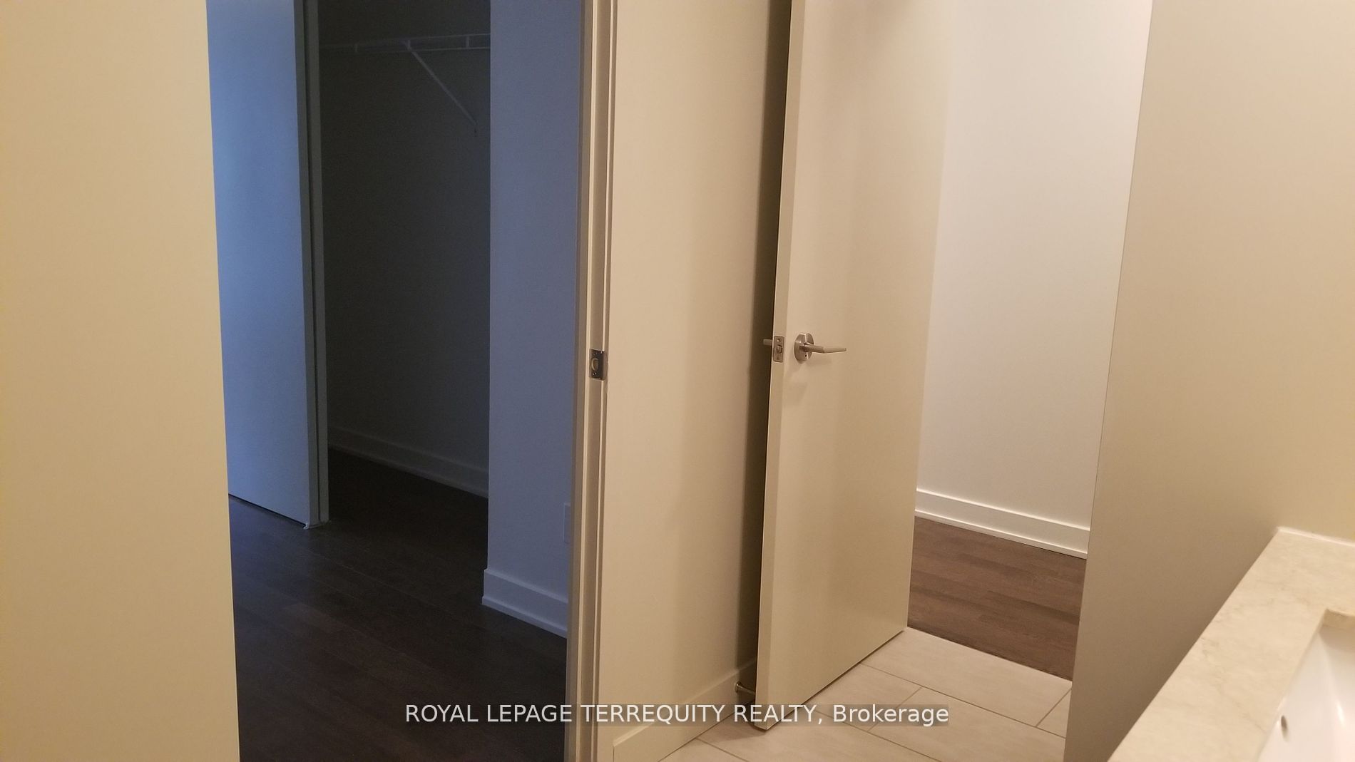 126 Simcoe Street 505 Property Photo 21