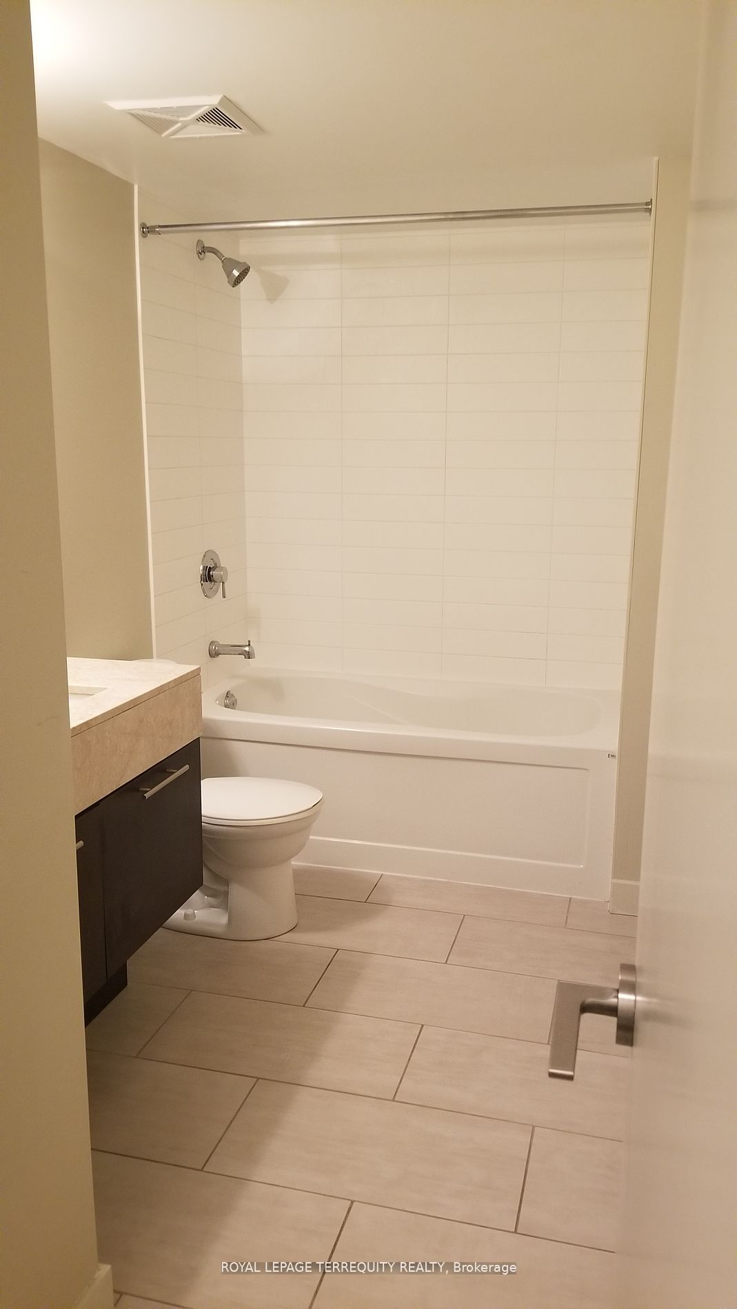 126 Simcoe Street 505 Property Photo 22