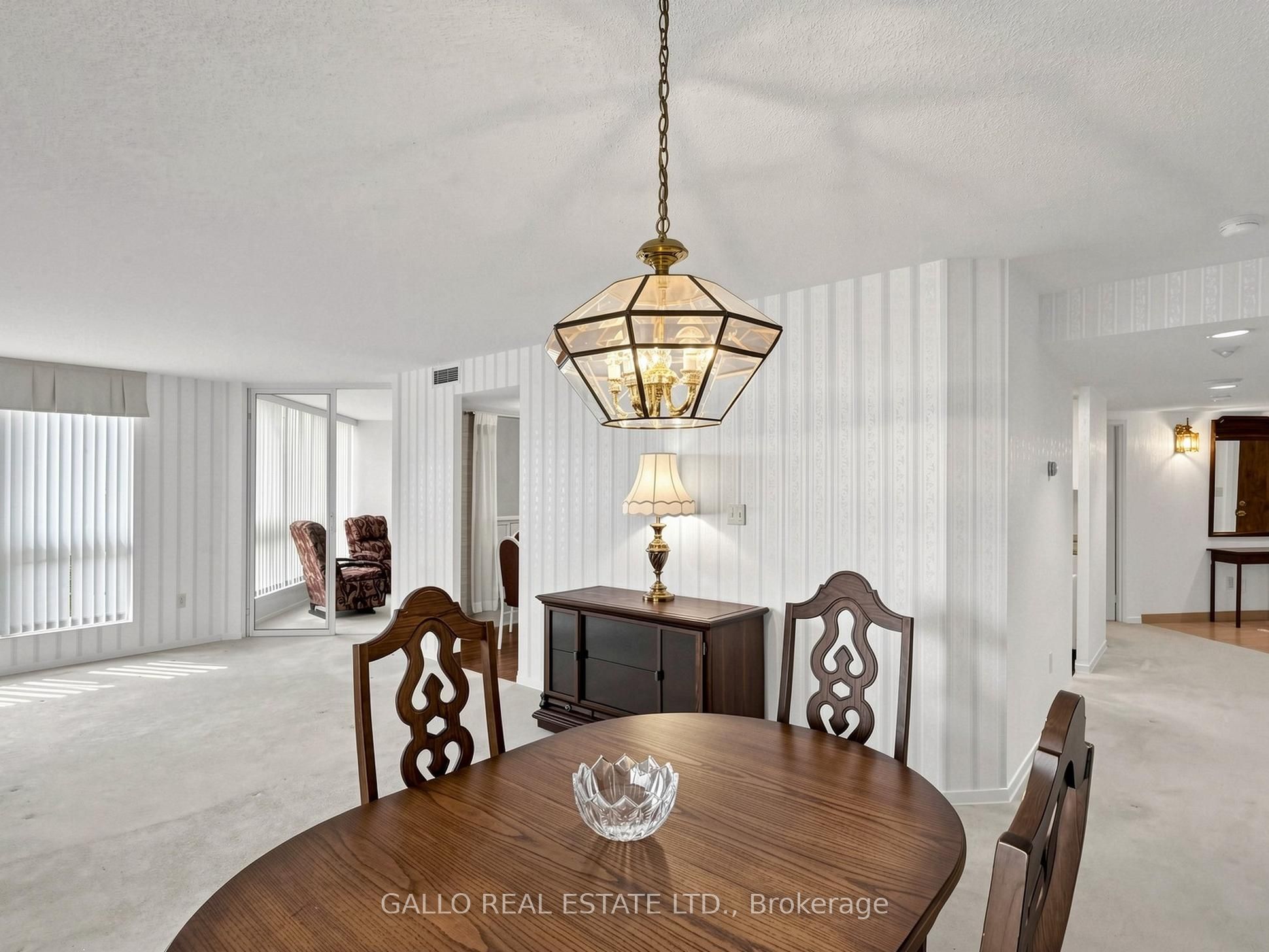 10 Kenneth Avenue 203 Property Photo 17