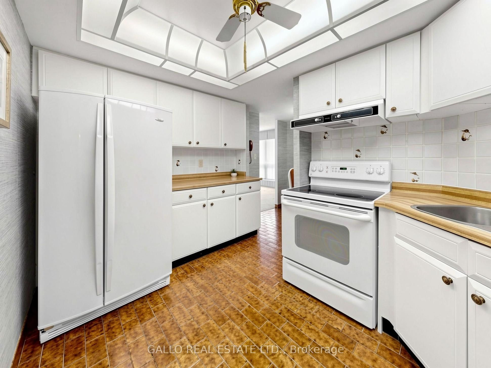 10 Kenneth Avenue 203 Property Photo 18