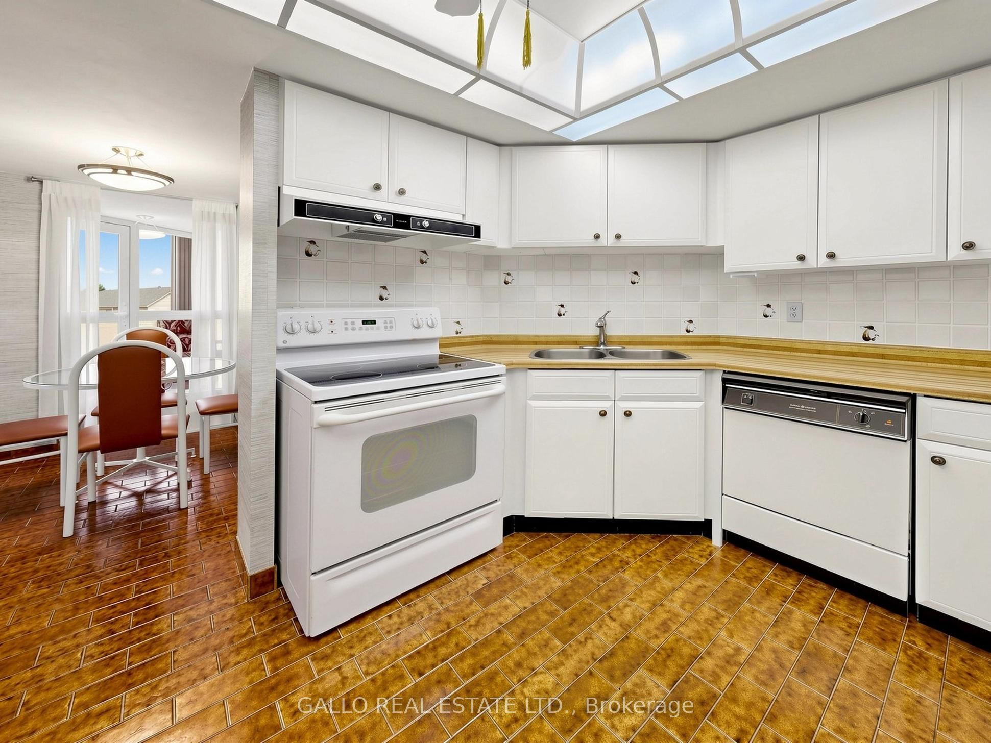 10 Kenneth Avenue 203 Property Photo 20
