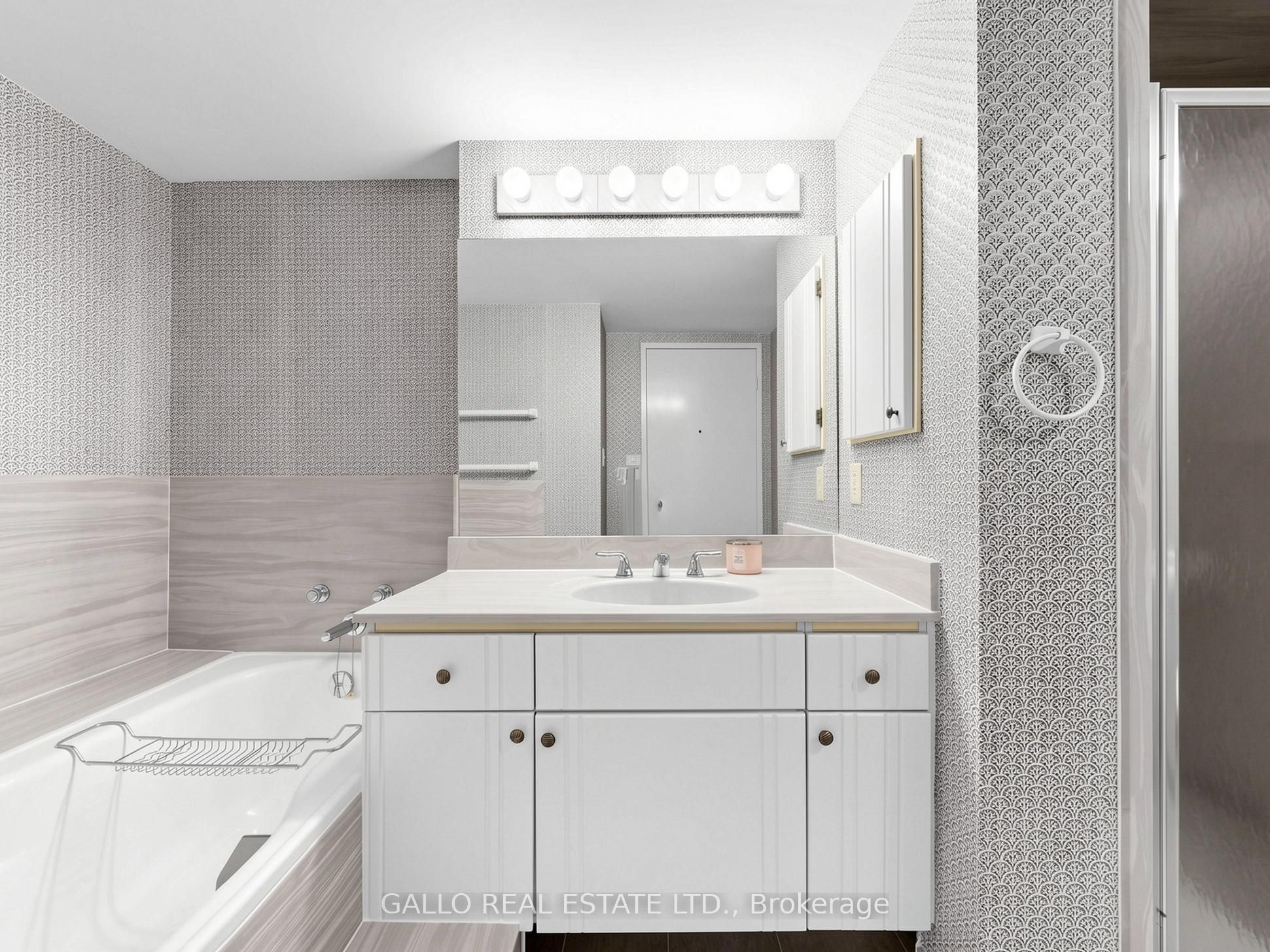 10 Kenneth Avenue 203 Property Photo 27