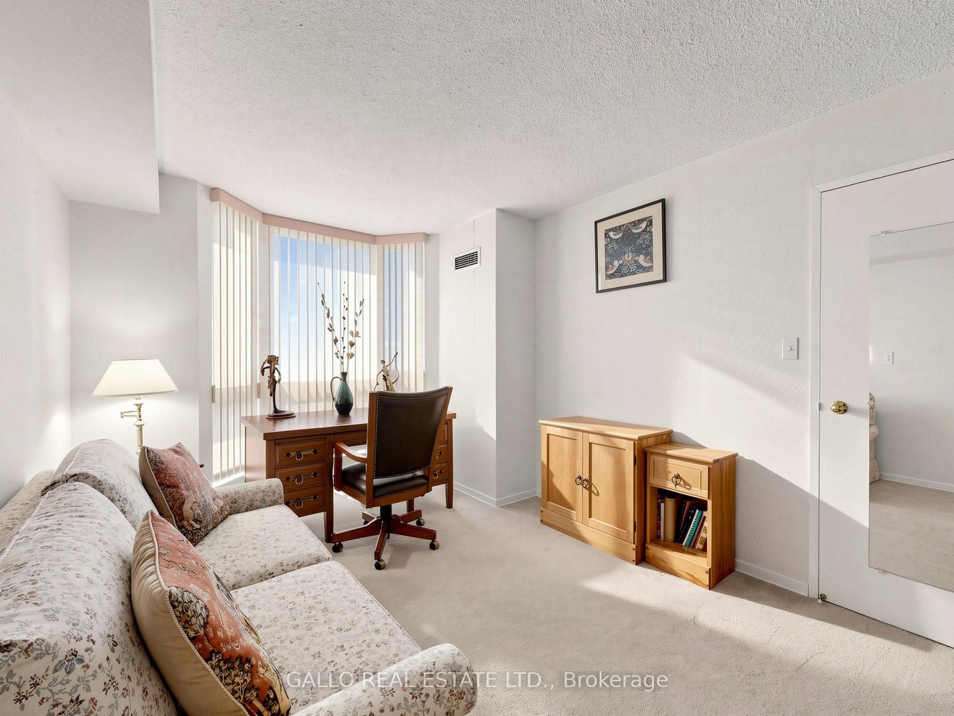 10 Kenneth Avenue 203 Property Photo 31