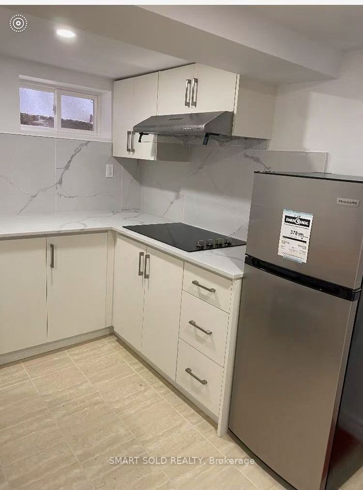 29 Ryerson Avenue Property Photo 6