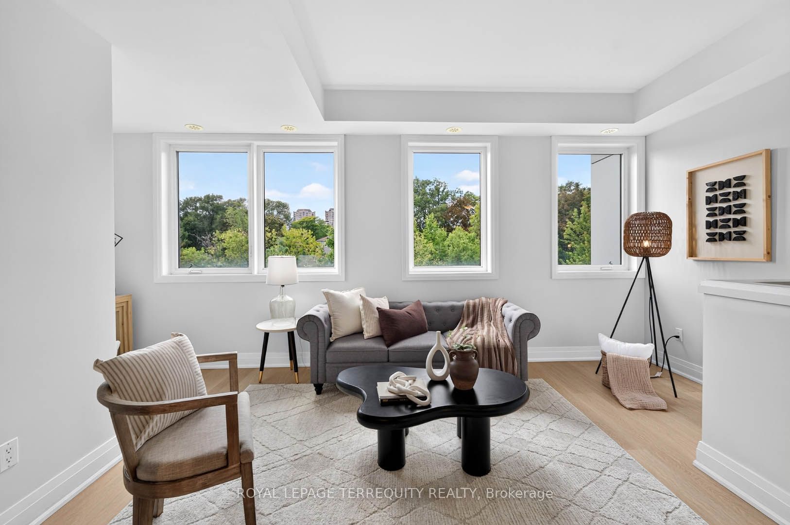 780 Sheppard Avenue E 16 Property Photo 7