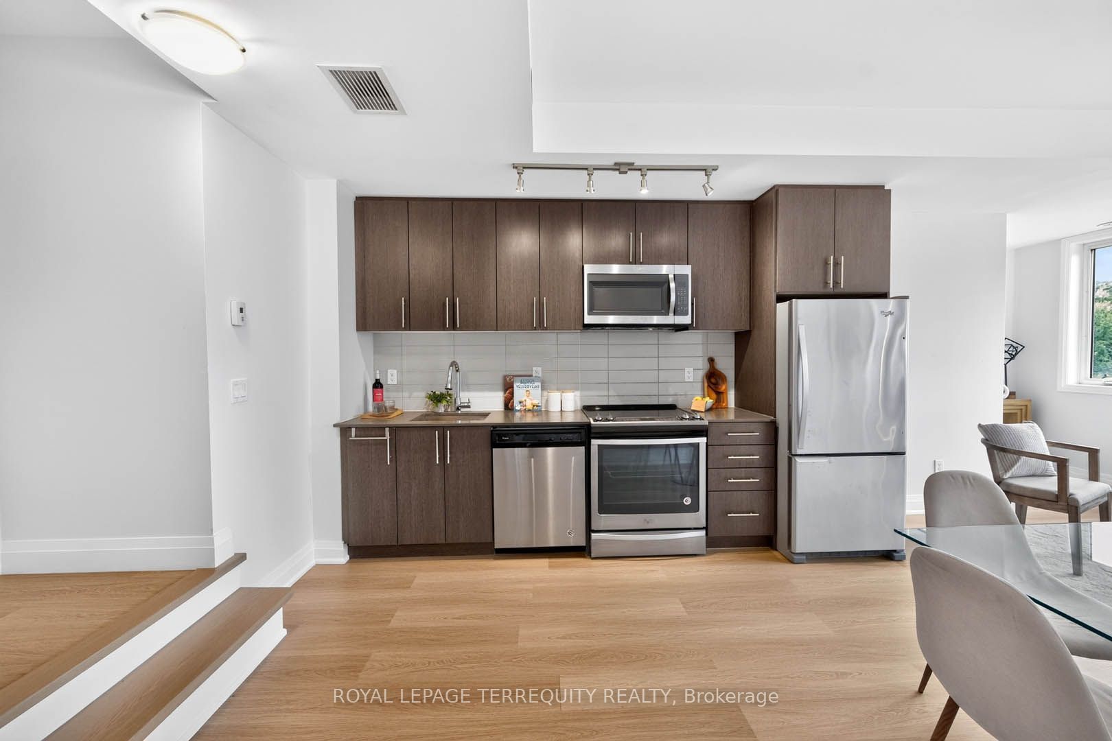 780 Sheppard Avenue E 16 Property Photo 15
