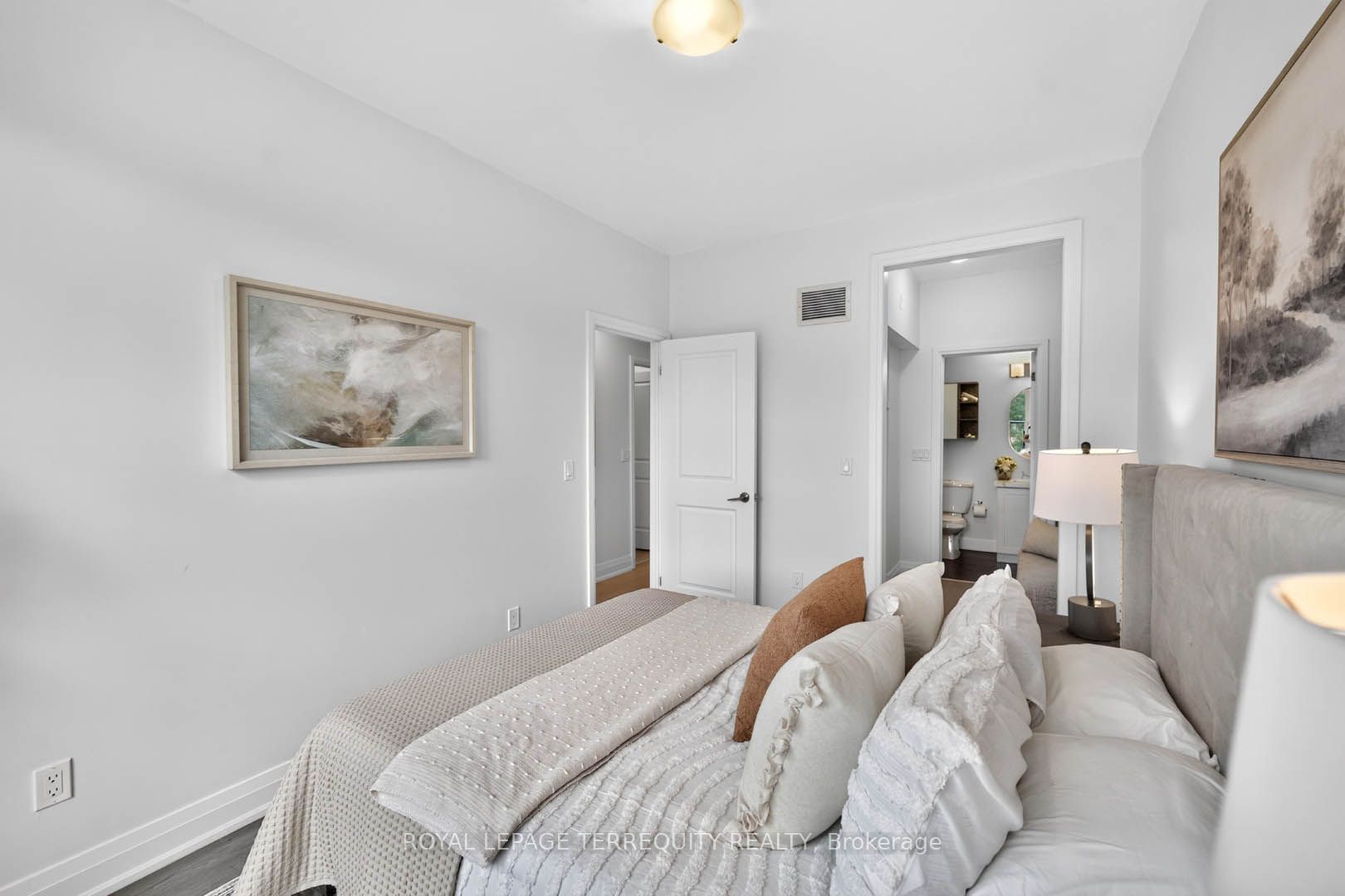 780 Sheppard Avenue E 16 Property Photo 22