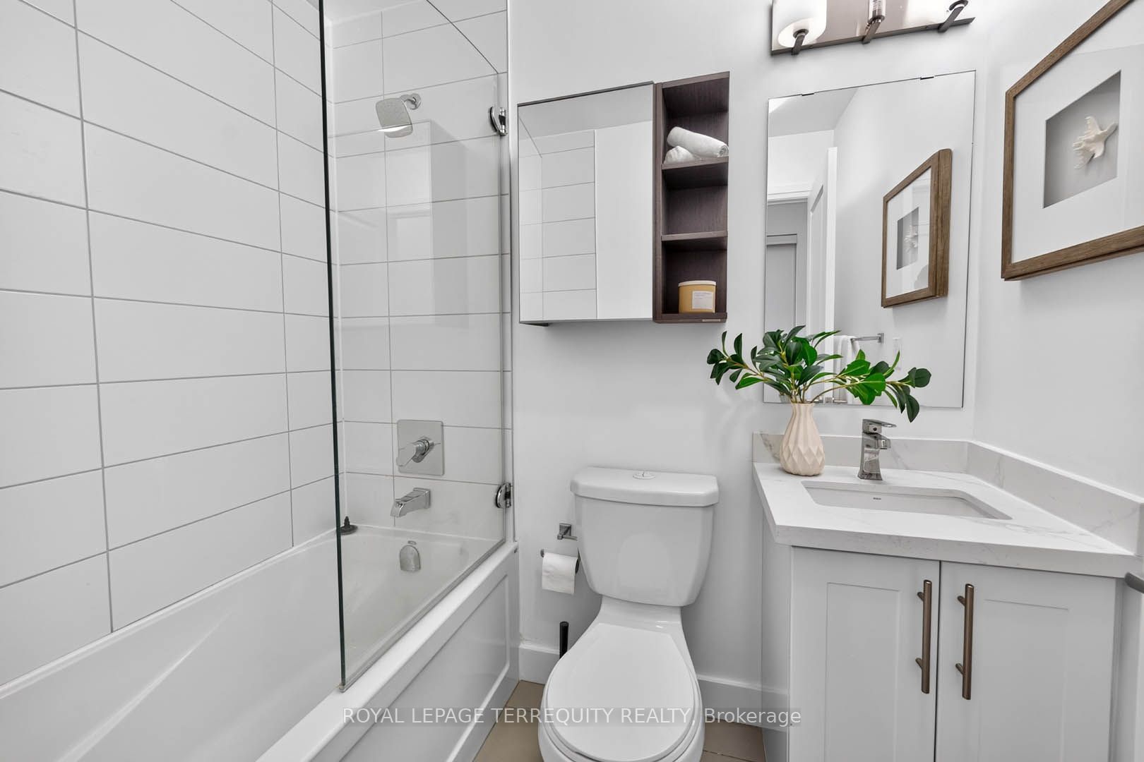 780 Sheppard Avenue E 16 Property Photo 27